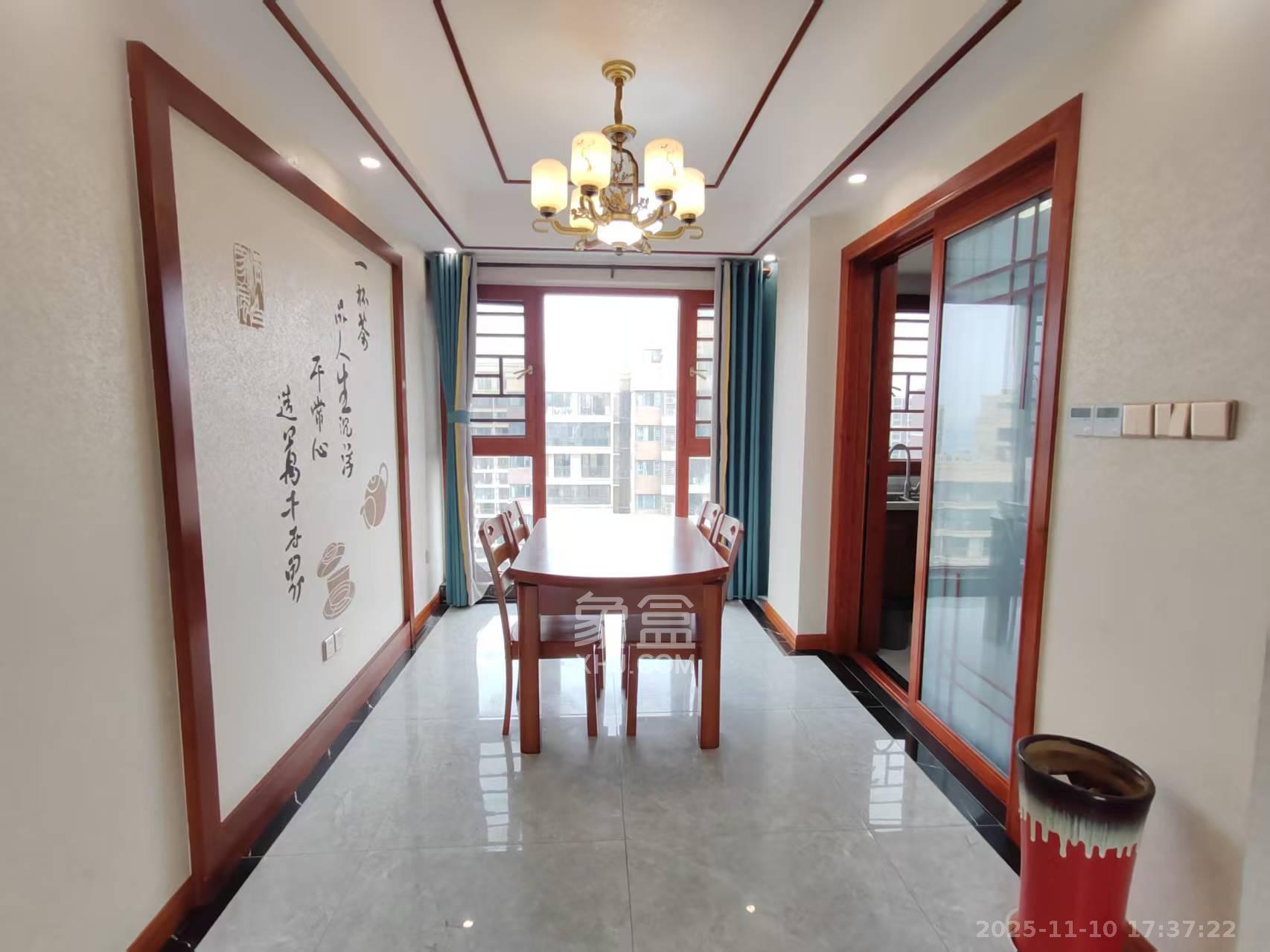 保利香槟国际  3室2厅2卫    2500.0元/月室内图