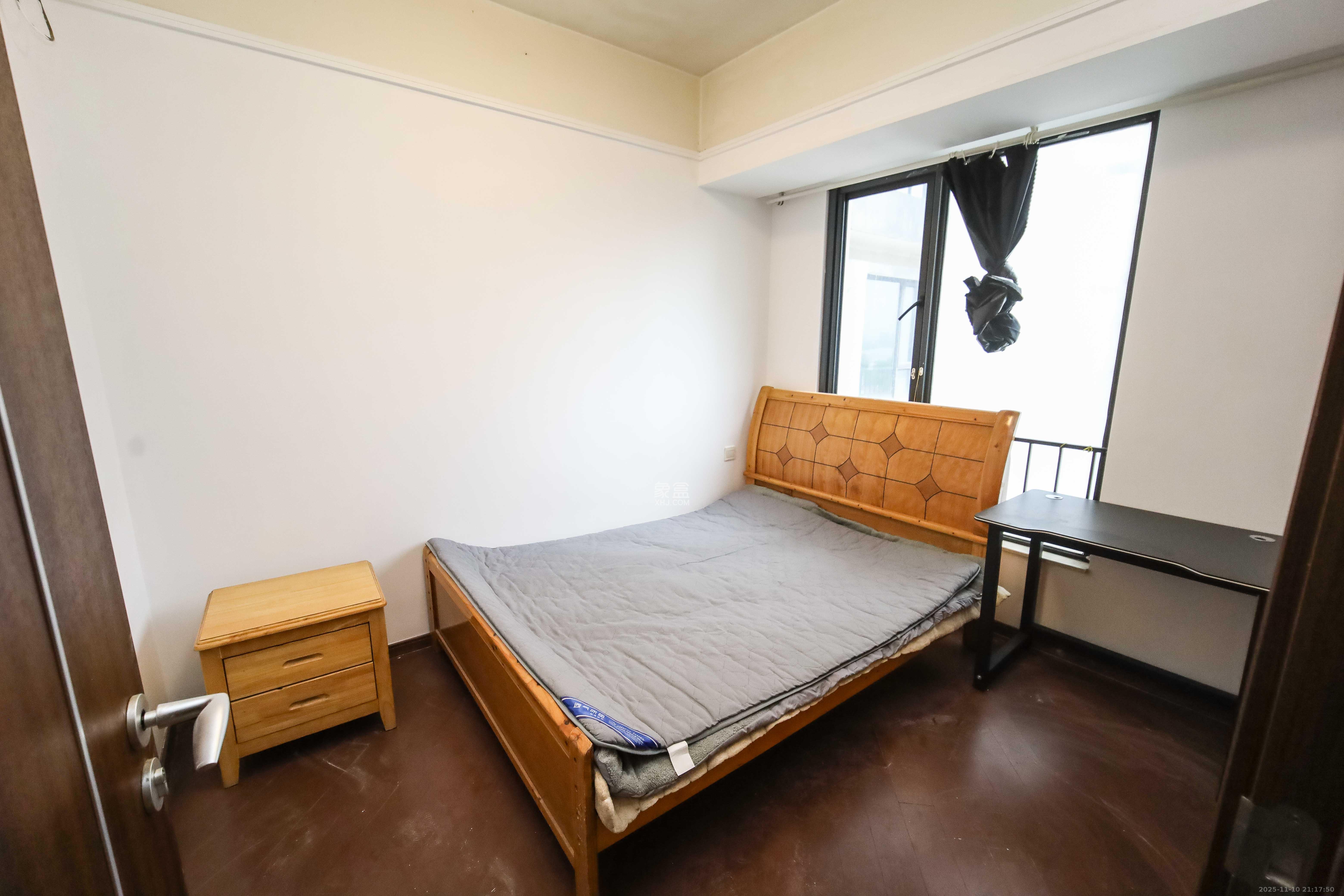 万科金域蓝湾  3室2厅1卫    74.0万卧室