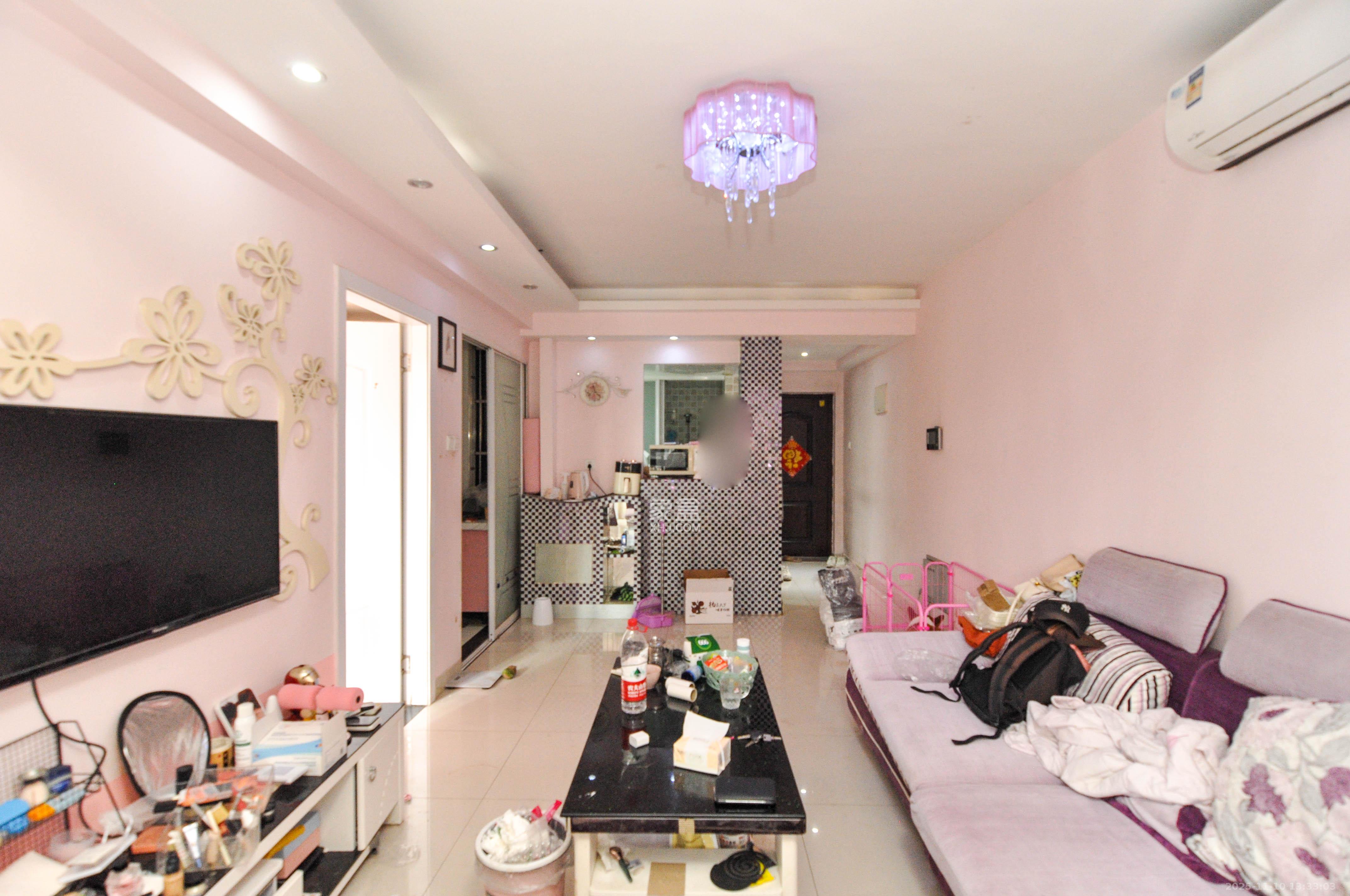 阿普阿布  1室1厅1卫    52.0万客厅