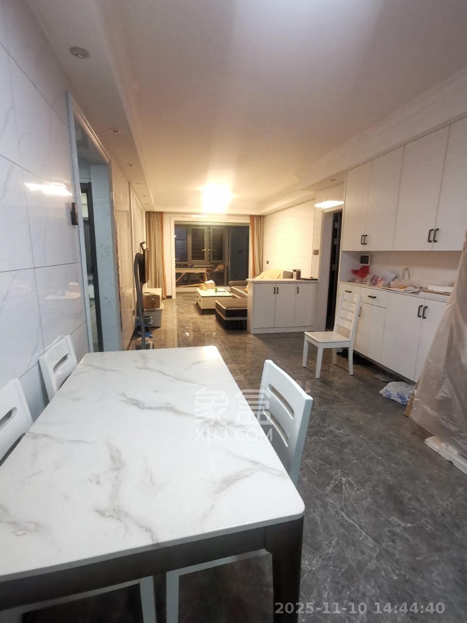 保利东郡 4室2厅2卫 2000.0元/月 保利东郡 4室2厅2卫 2000.0元/月室内图