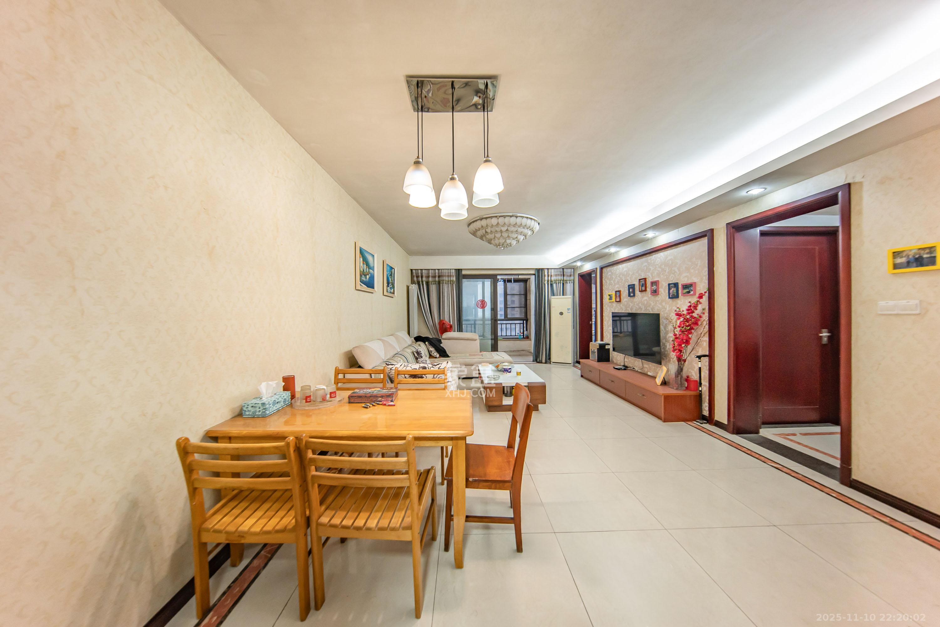 中海国际二期 3室2厅1卫 60.8万 中海国际二期 3室2厅1卫 60.8万客厅