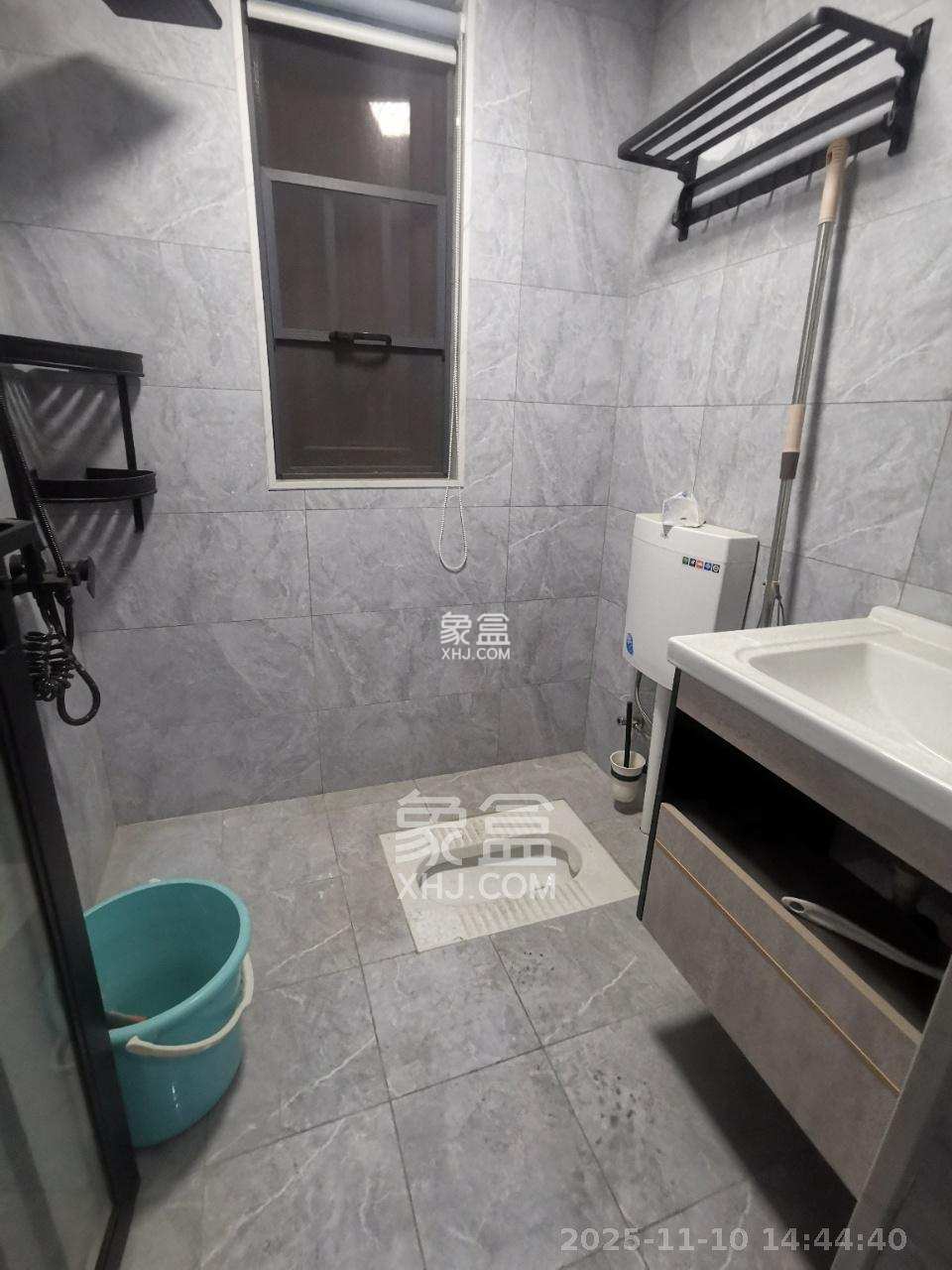 保利东郡 4室2厅2卫 2000.0元/月 保利东郡 4室2厅2卫 2000.0元/月室内图