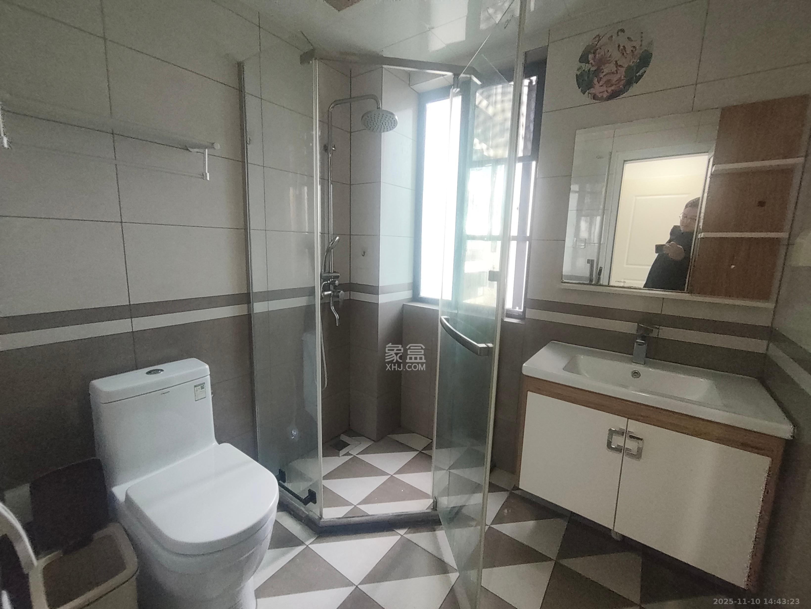 尚鑫海悦（新长海尚海城）  4室2厅2卫    2700.0元/月室内图