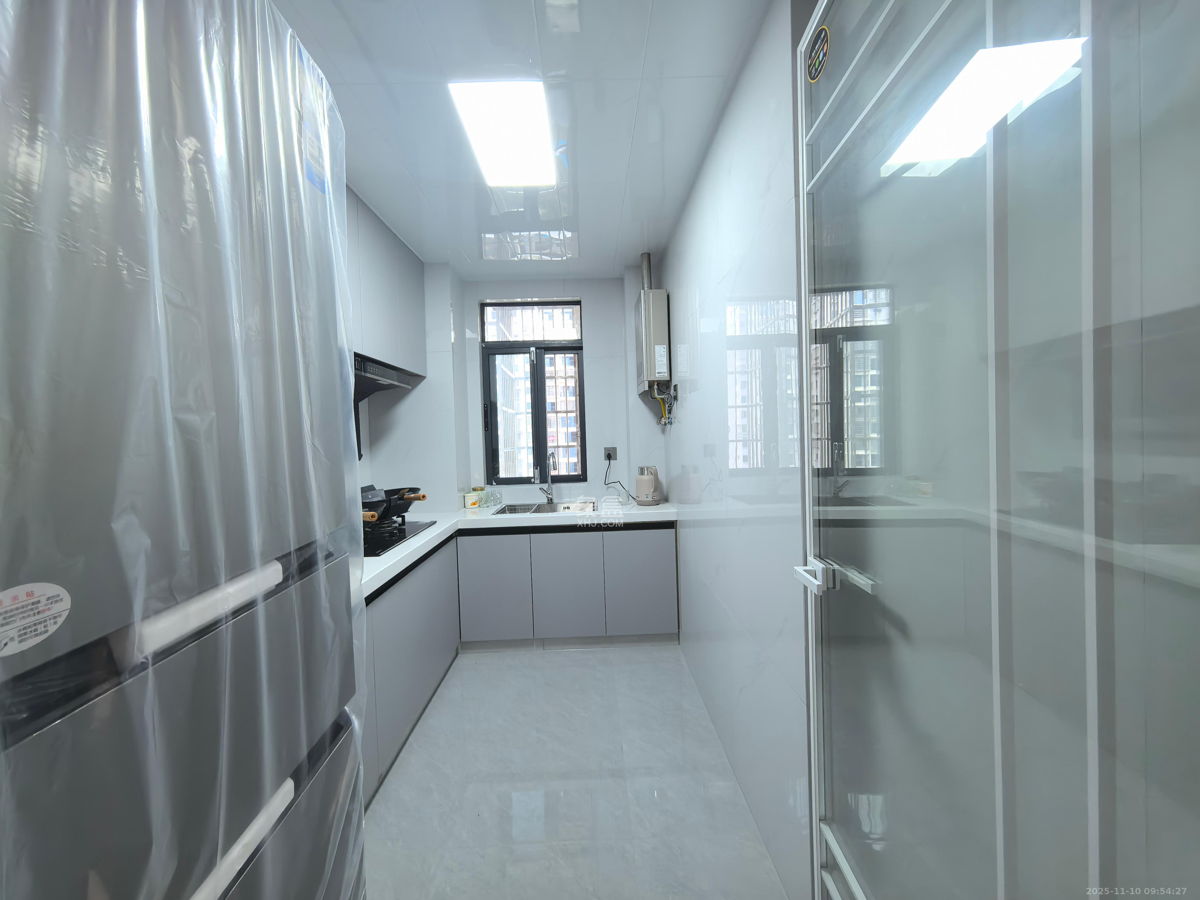 和景家园二期  3室2厅1卫    2400.0元/月室内图