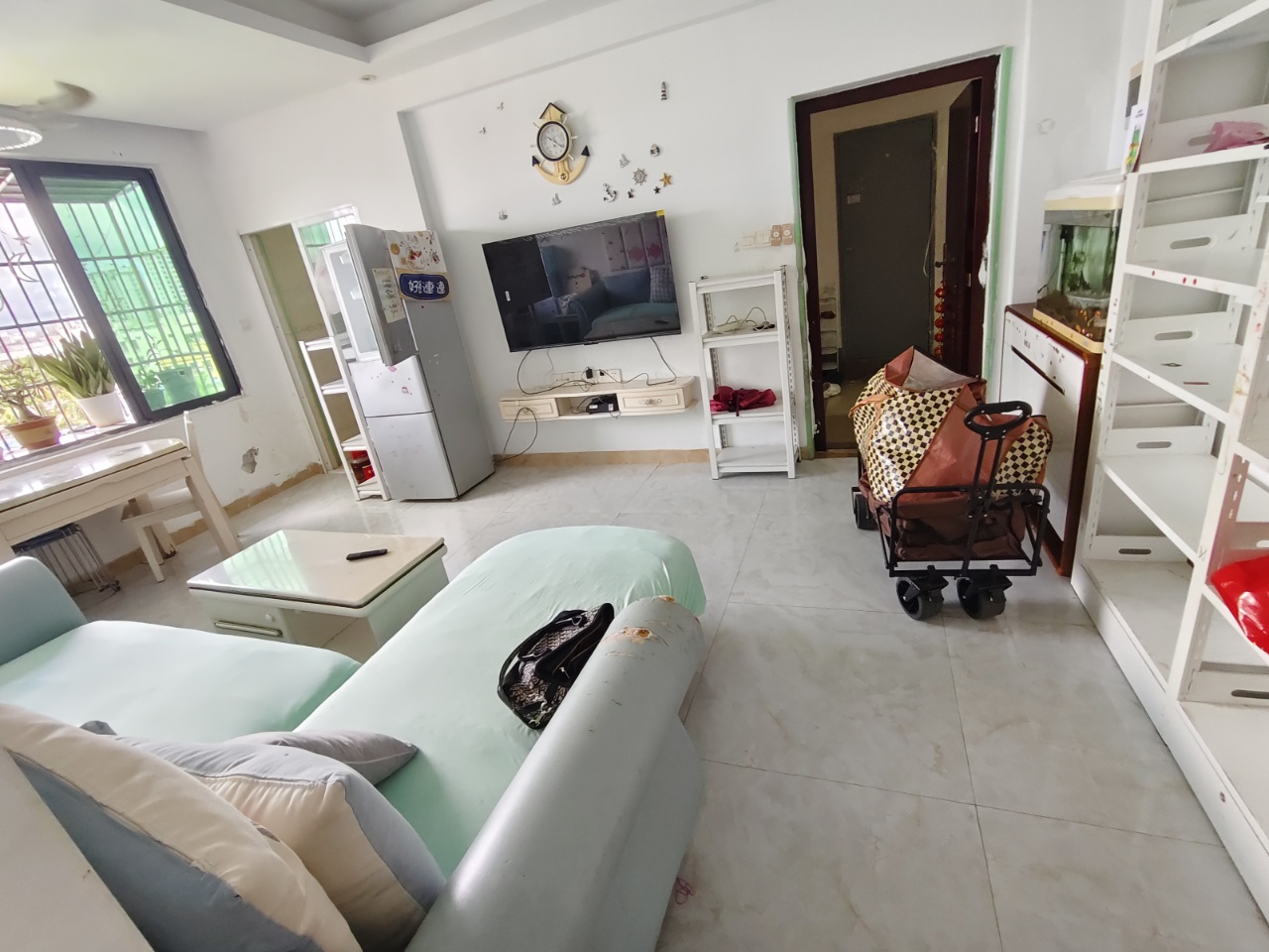 海阳小区  2室2厅1卫    1900.0元/月室内图