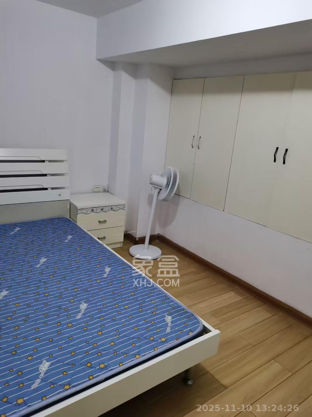 他城（天鸿时代公寓）  1室1厅1卫    1400.0元/月室内图