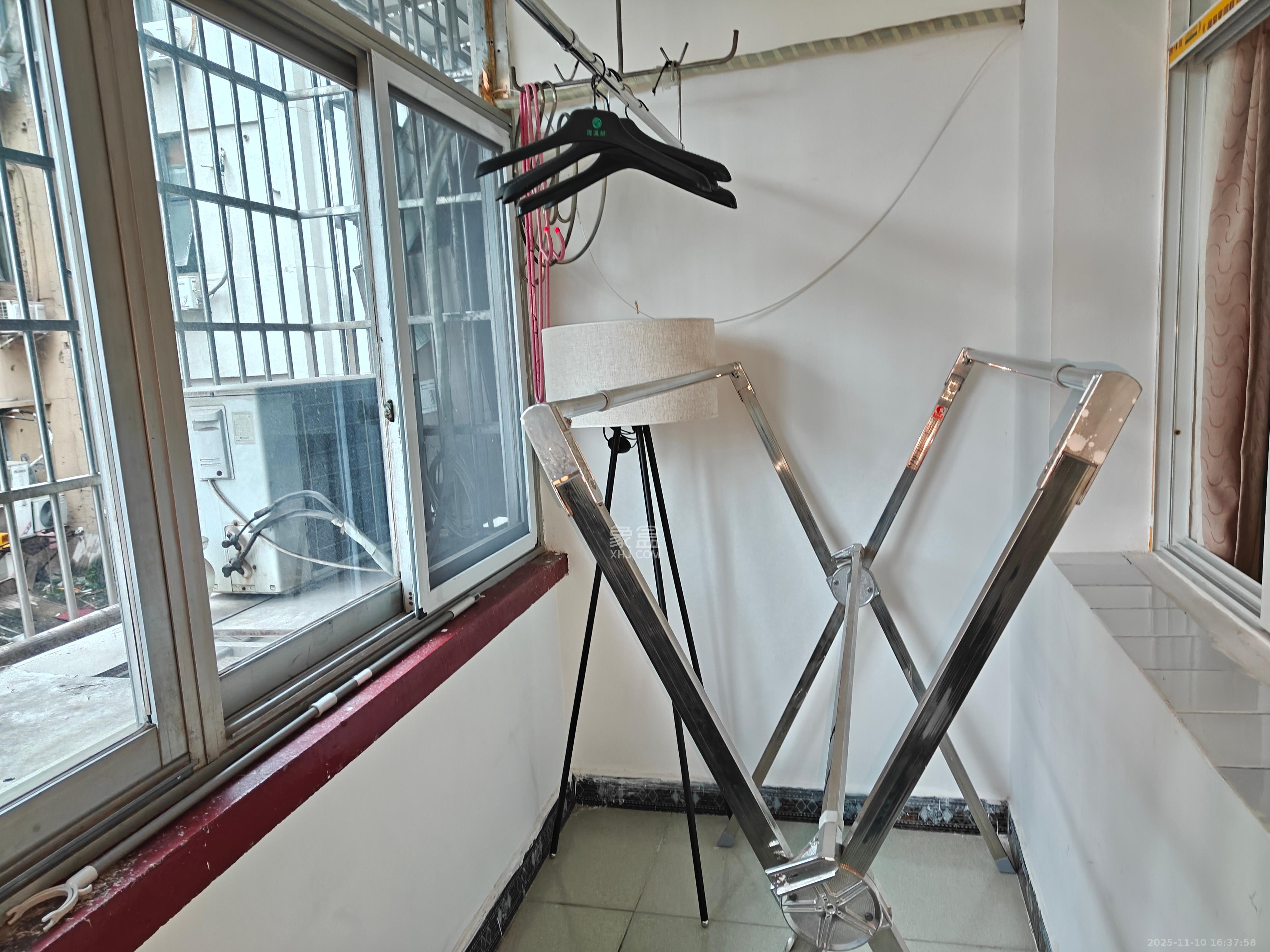 上碧湘街散盘 3室2厅1卫 3200.0元/月 上碧湘街散盘 3室2厅1卫 3200.0元/月室内图