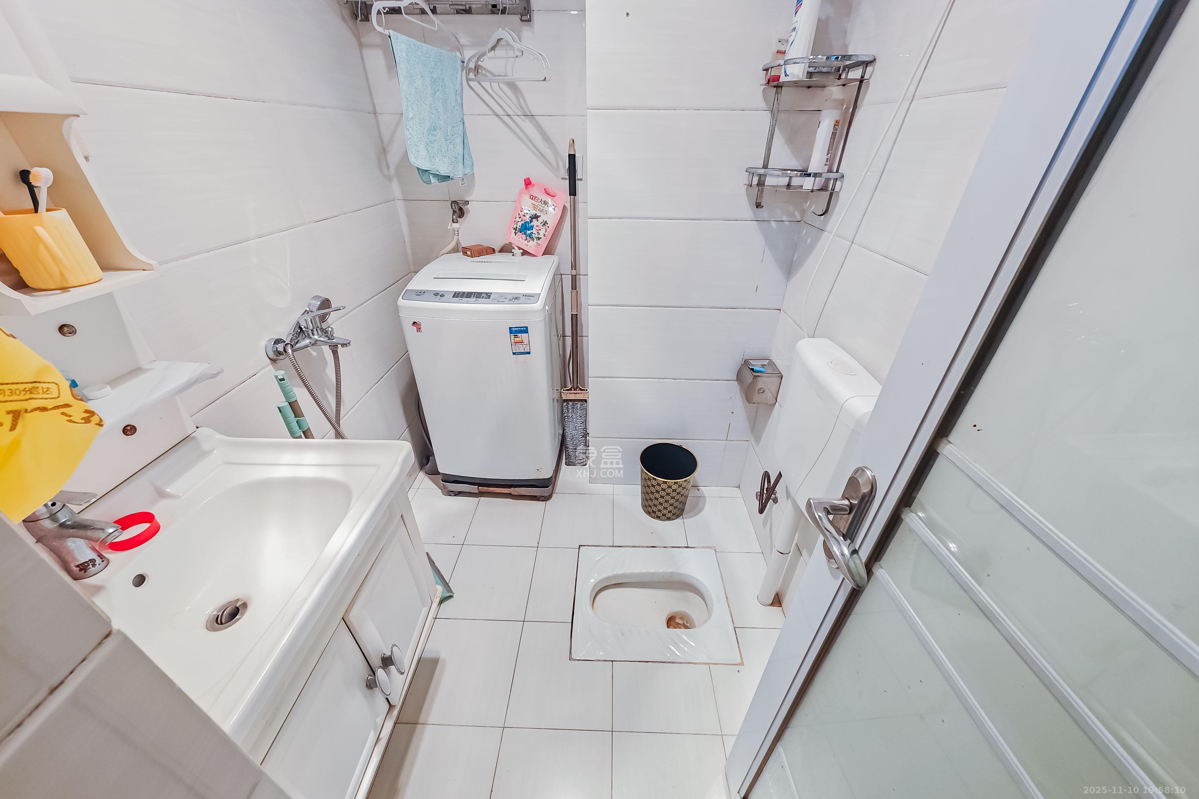 英郡年华 2室1厅1卫 38.8万 英郡年华 2室1厅1卫 38.8万卫生间