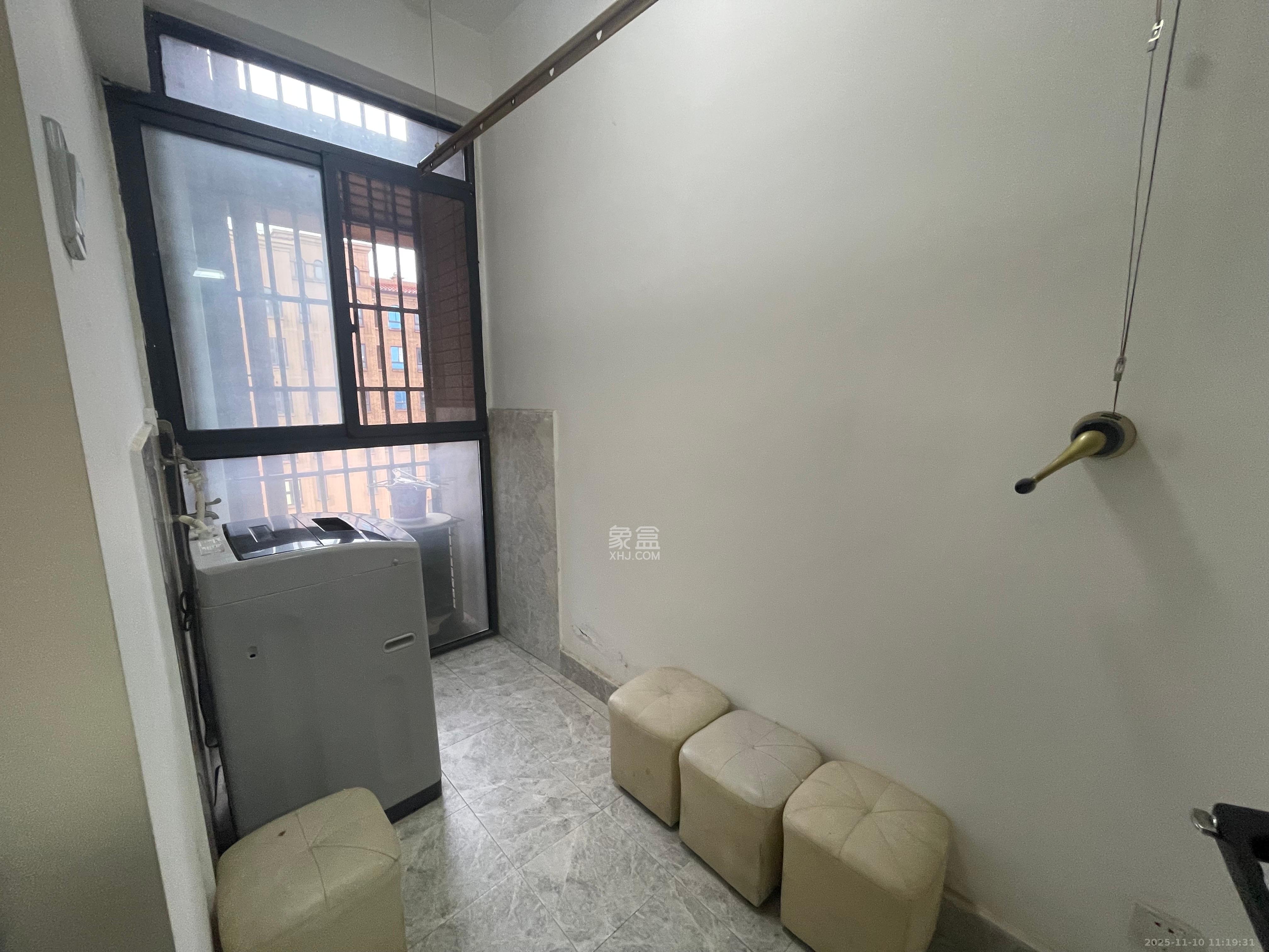 中信凯旋蓝岸（中信新城三期）  1室1厅1卫    1500.0元/月室内图