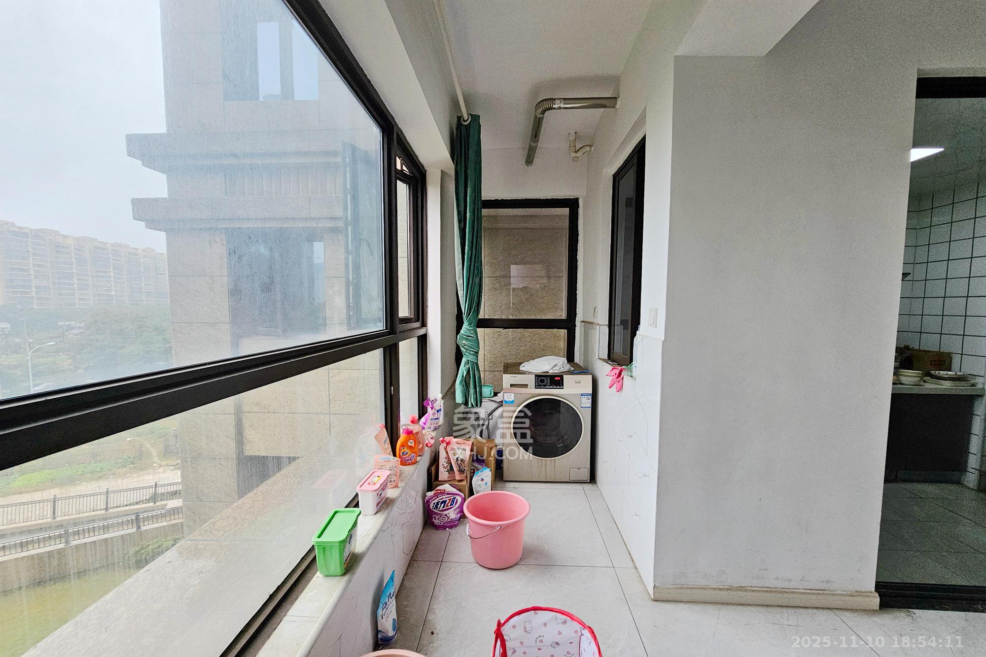 明昇壹城（明昇时代广场）二期  1室0厅0卫    190.0万阳台