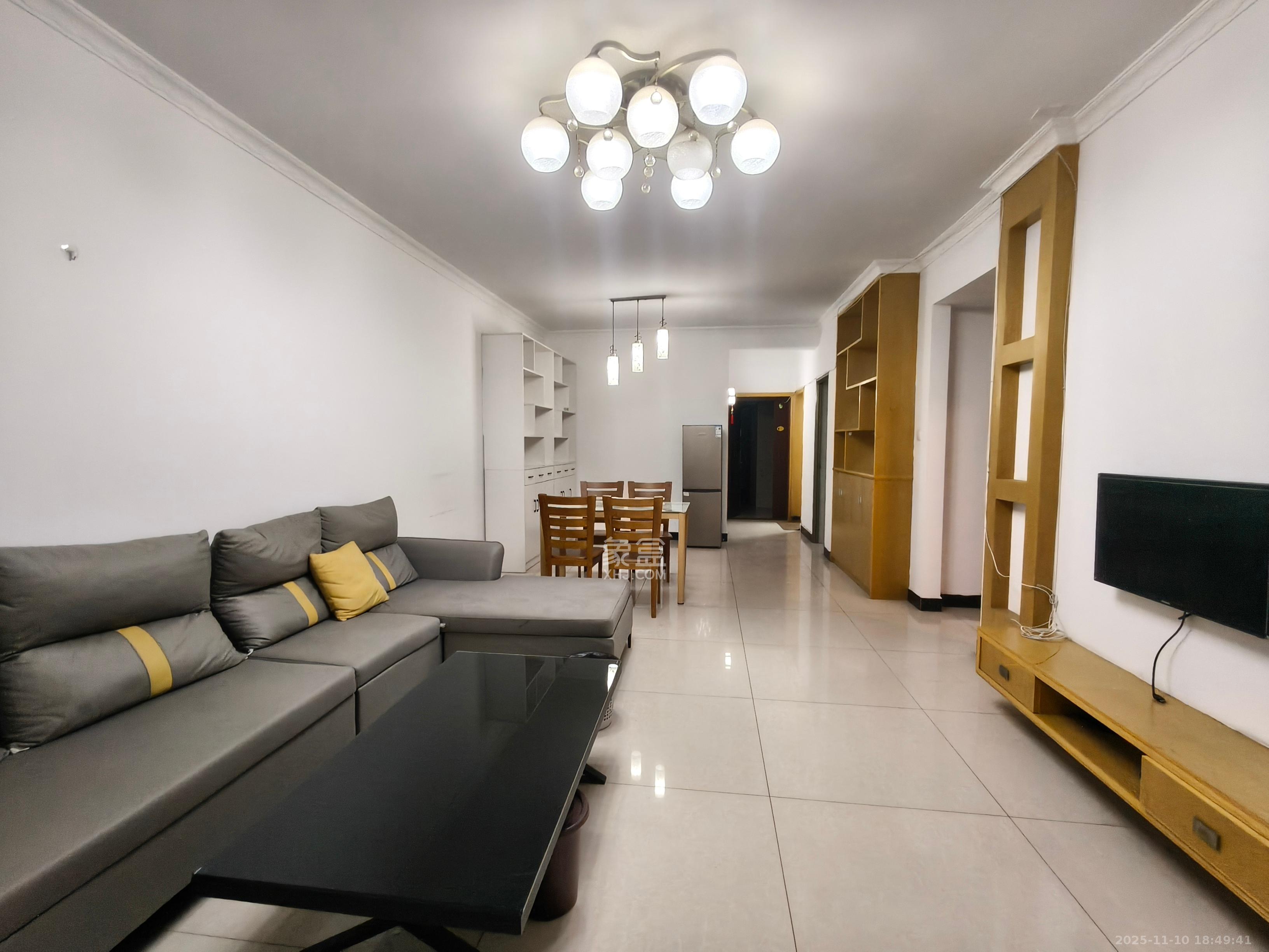 锦湘国际星城三期（锦绣苑）  2室1厅1卫    2200.0元/月室内图