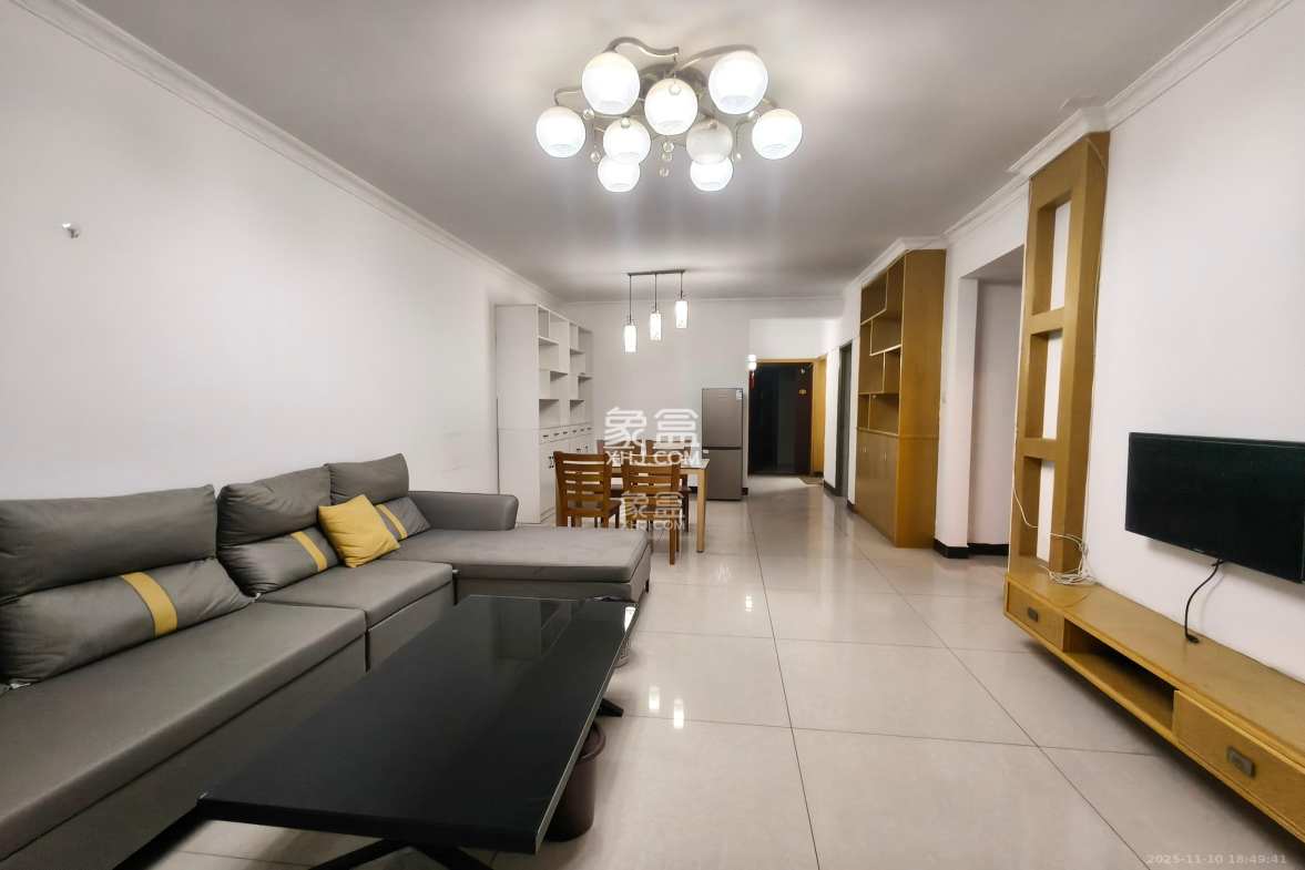 锦湘国际星城三期(锦绣苑) 2室1厅1卫 2200.0元/月 锦湘国际星城三期(锦绣苑) 2室1厅1卫 2200.0元/月室内图