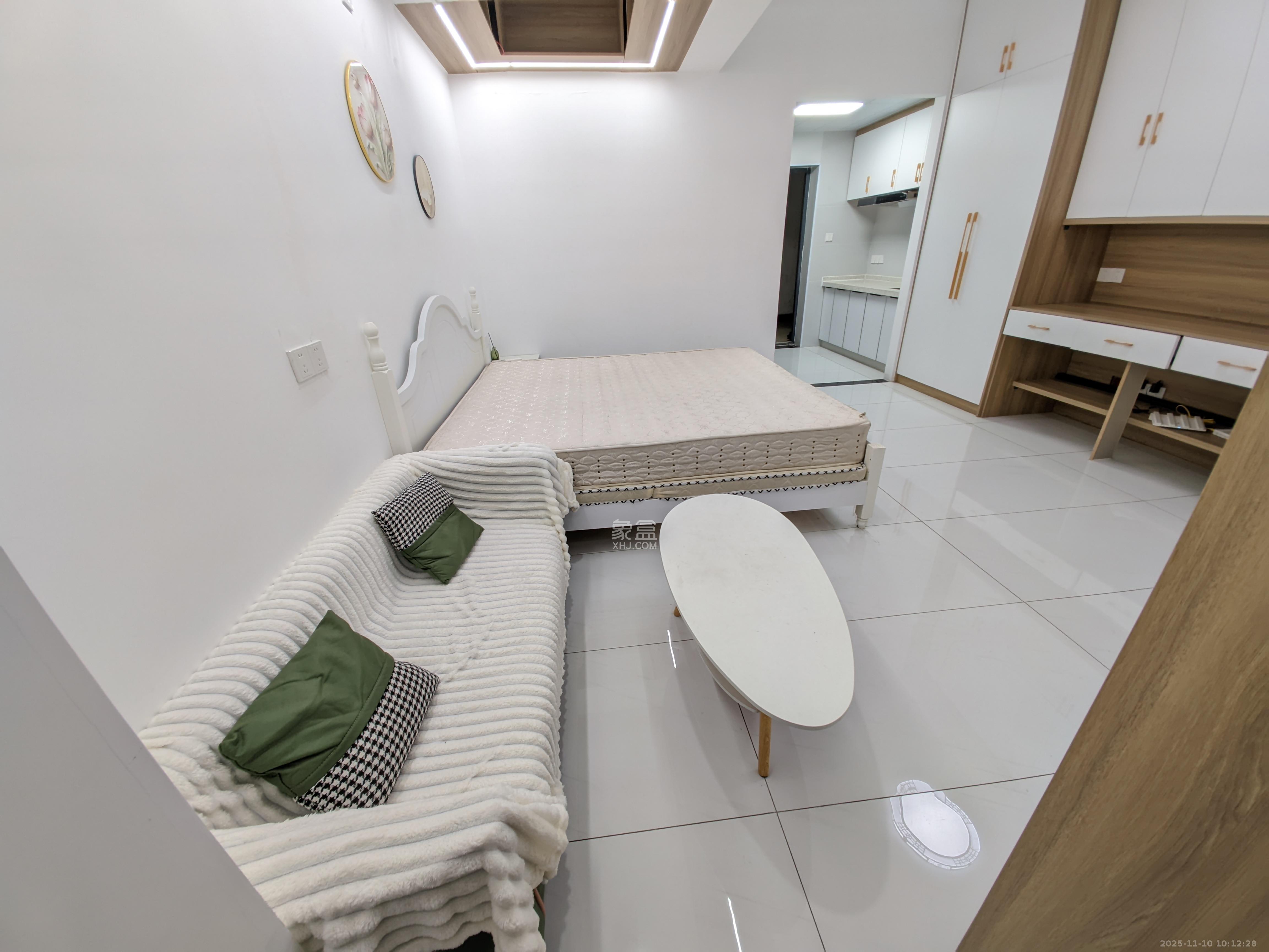 左岸右岸 1室1厅1卫 1550.0元/月 左岸右岸 1室1厅1卫 1550.0元/月室内图