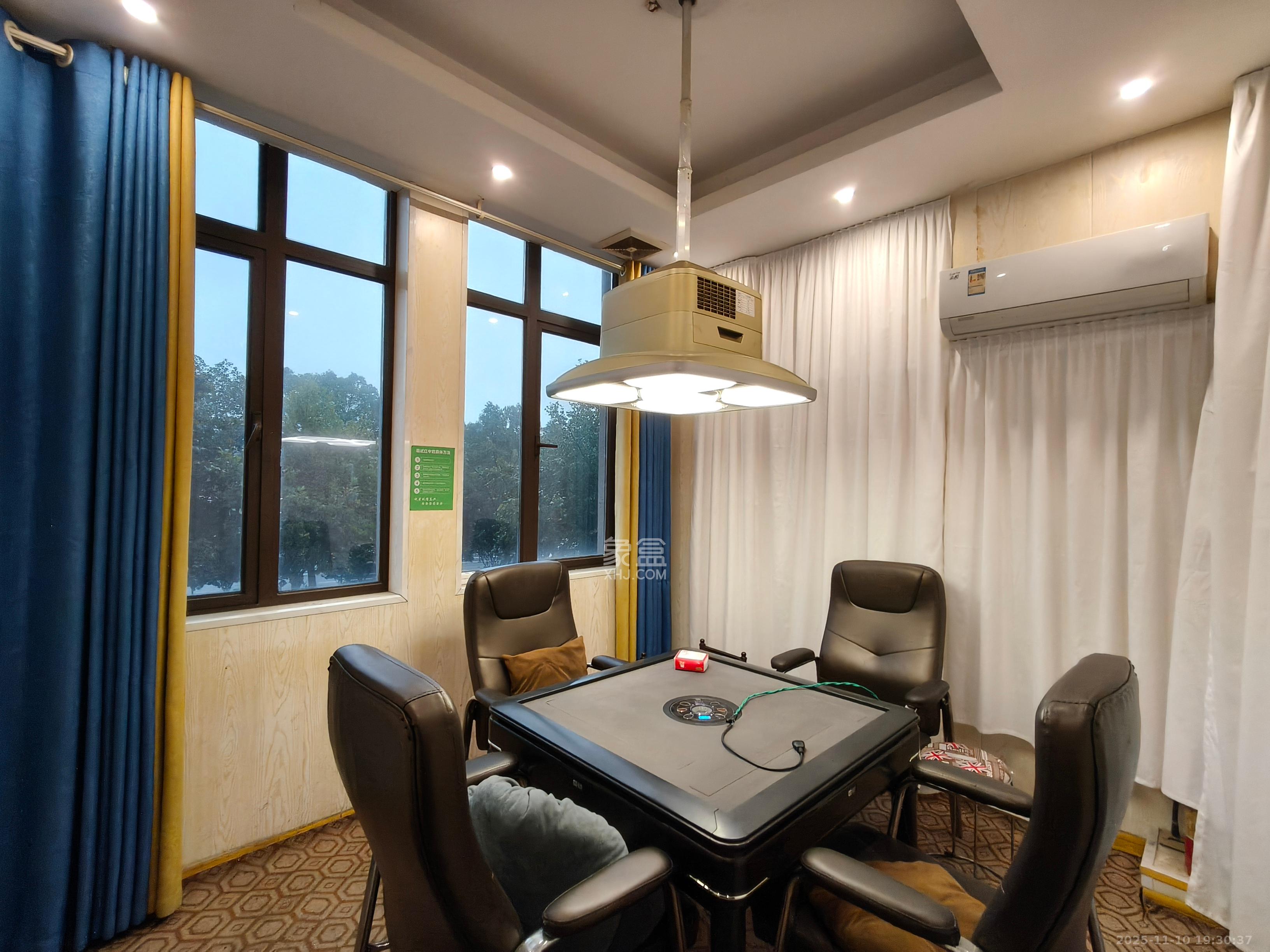 华润置地广场二期   240.0㎡      8500.0元/月室内图