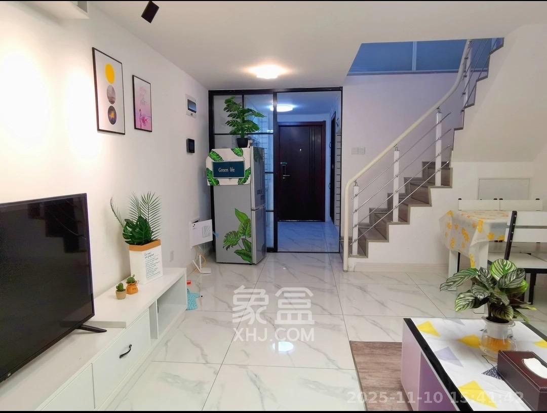 华润置地广场二期 2室2厅1卫 1800.0元/月 华润置地广场二期 2室2厅1卫 1800.0元/月室内图