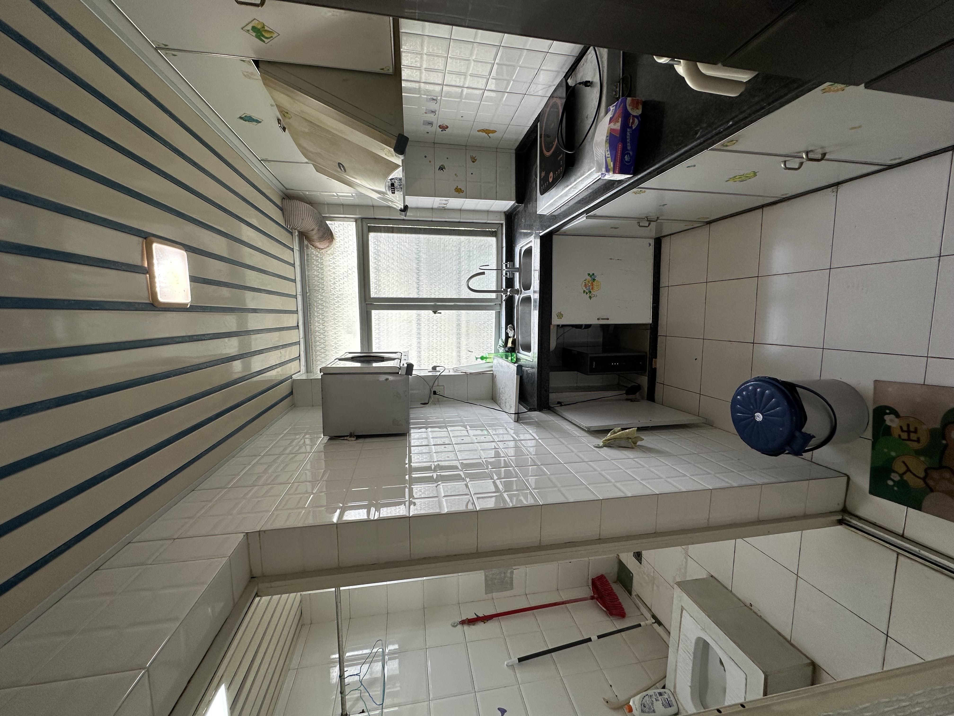 晋江环卫宿舍  3室2厅2卫    90.0万客厅