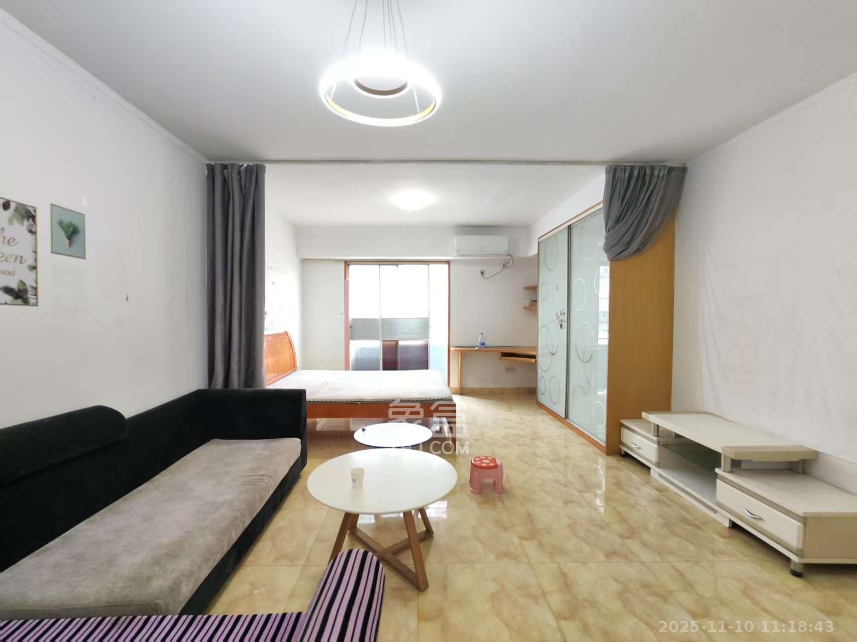 QQ生活馆 1室1厅1卫 1300.0元/月 QQ生活馆 1室1厅1卫 1300.0元/月室内图