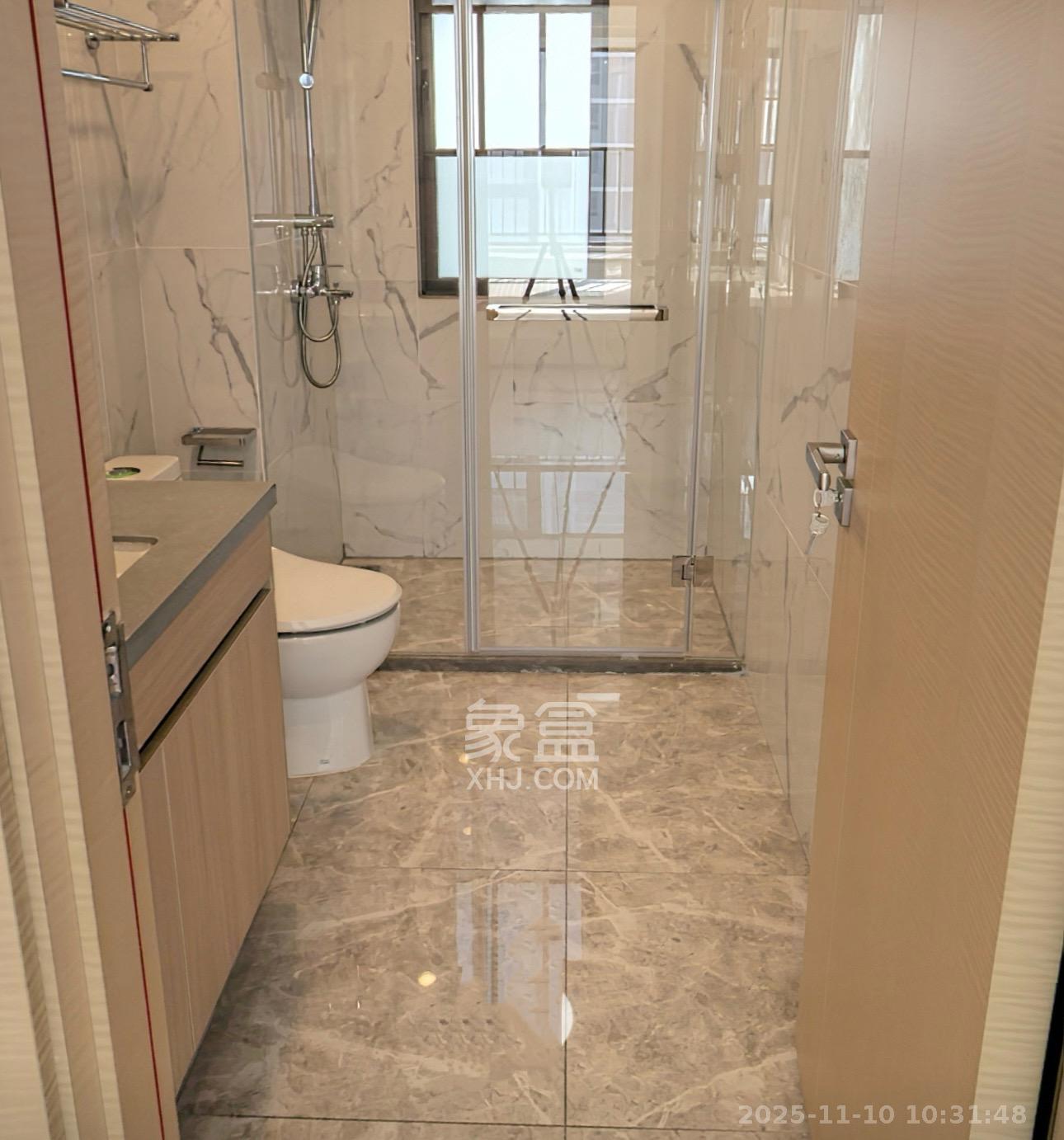 复地滨江金融中心  3室2厅2卫    4000.0元/月室内图