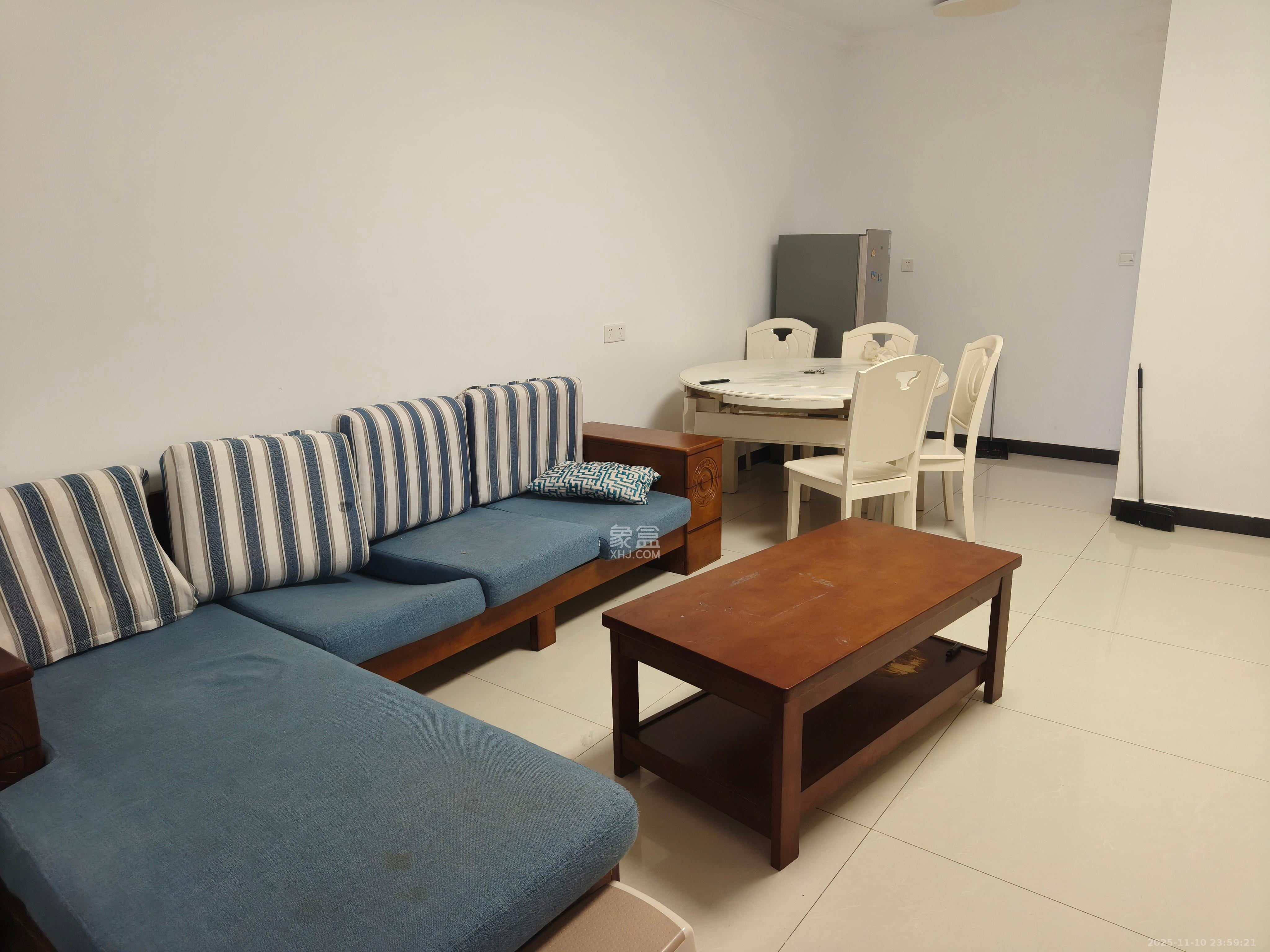 红旗区机械研究所宿舍  3室1厅1卫    2700.0元/月