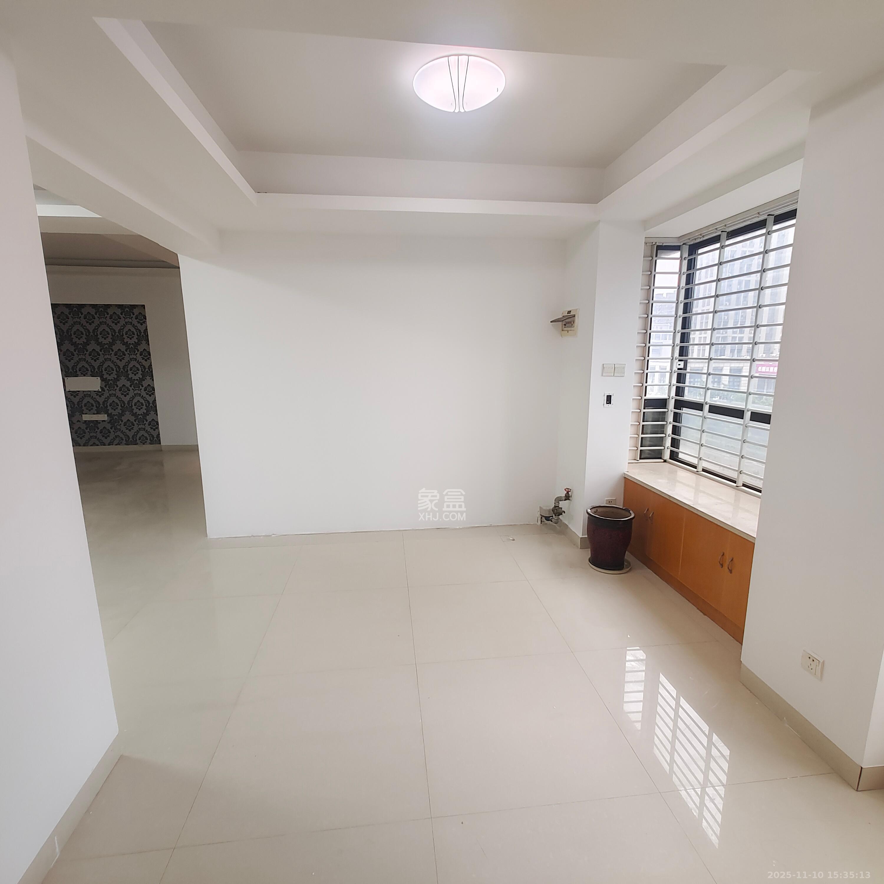 湘腾城市广场  3室2厅2卫    3200.0元/月室内图