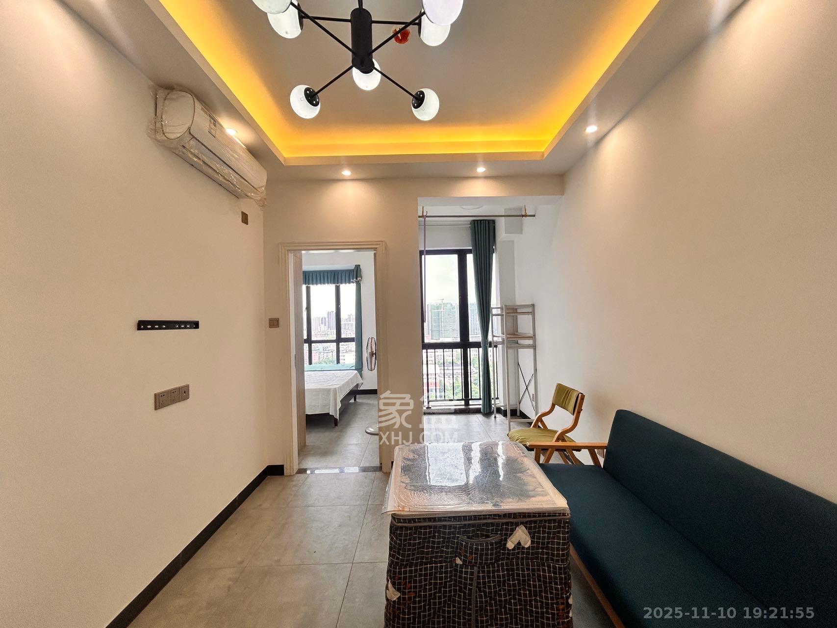 荣悦台 1室1厅1卫 2300.0元/月 荣悦台 1室1厅1卫 2300.0元/月室内图