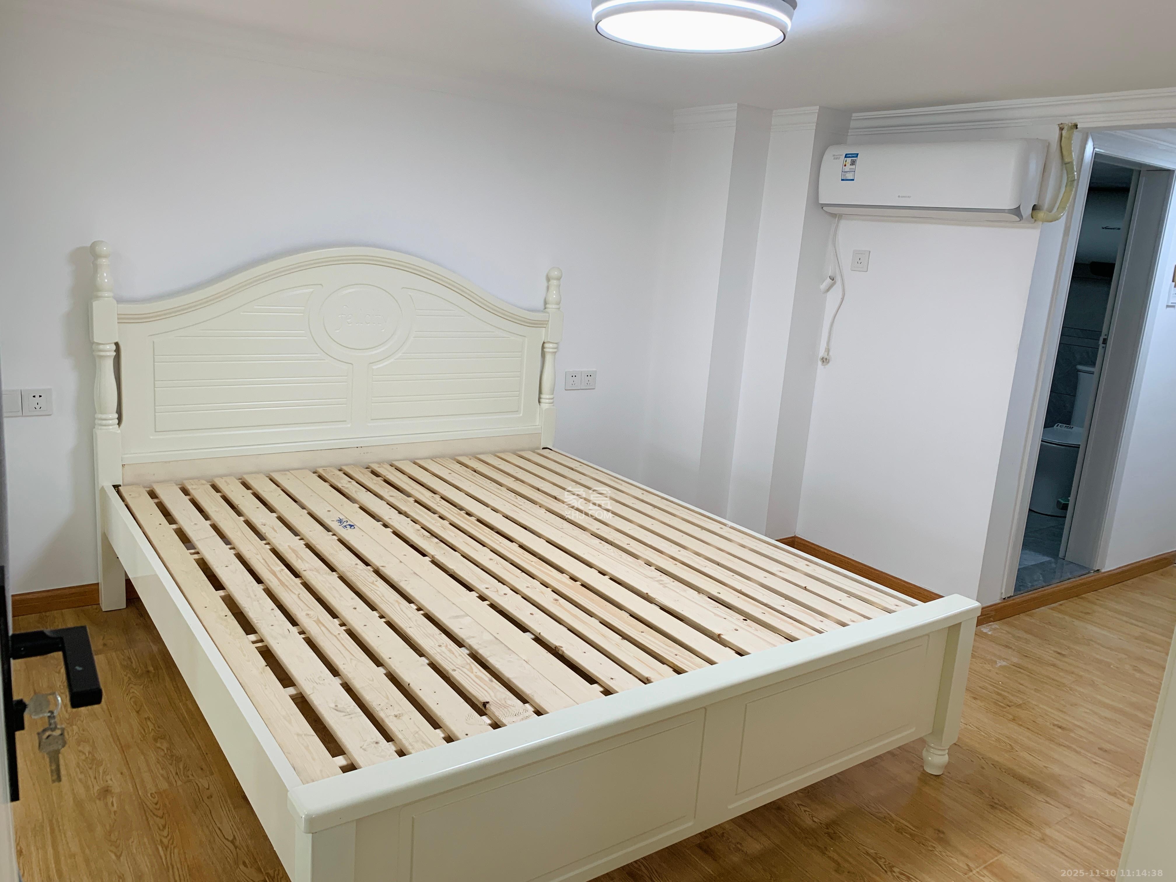 海伦春天  3室2厅2卫    2100.0元/月室内图