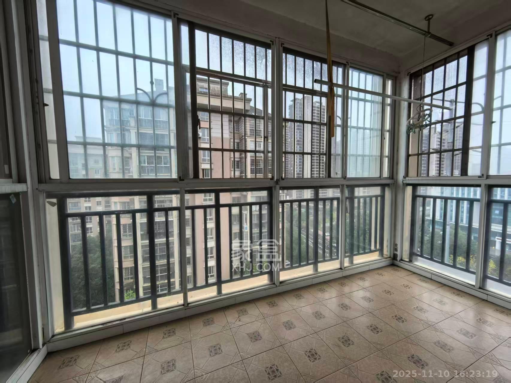 长房西郡  2室2厅2卫    2200.0元/月室内图