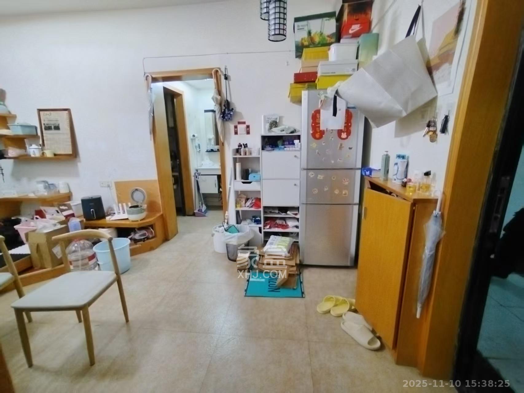 香麓丽舍  1室1厅1卫    1800.0元/月室内图