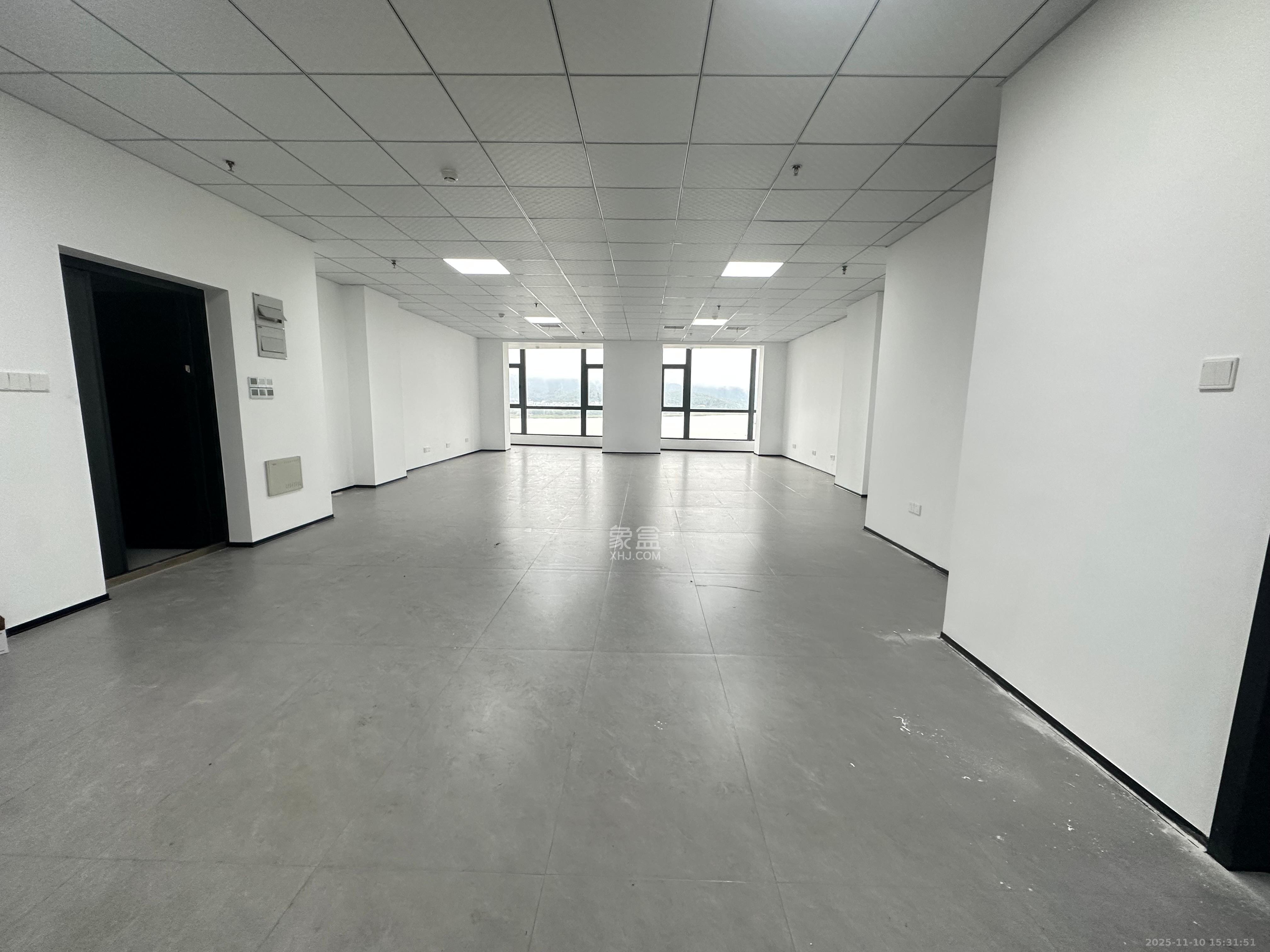 湘江颂 1室1厅1卫 8800.0元/月 湘江颂 1室1厅1卫 8800.0元/月室内图