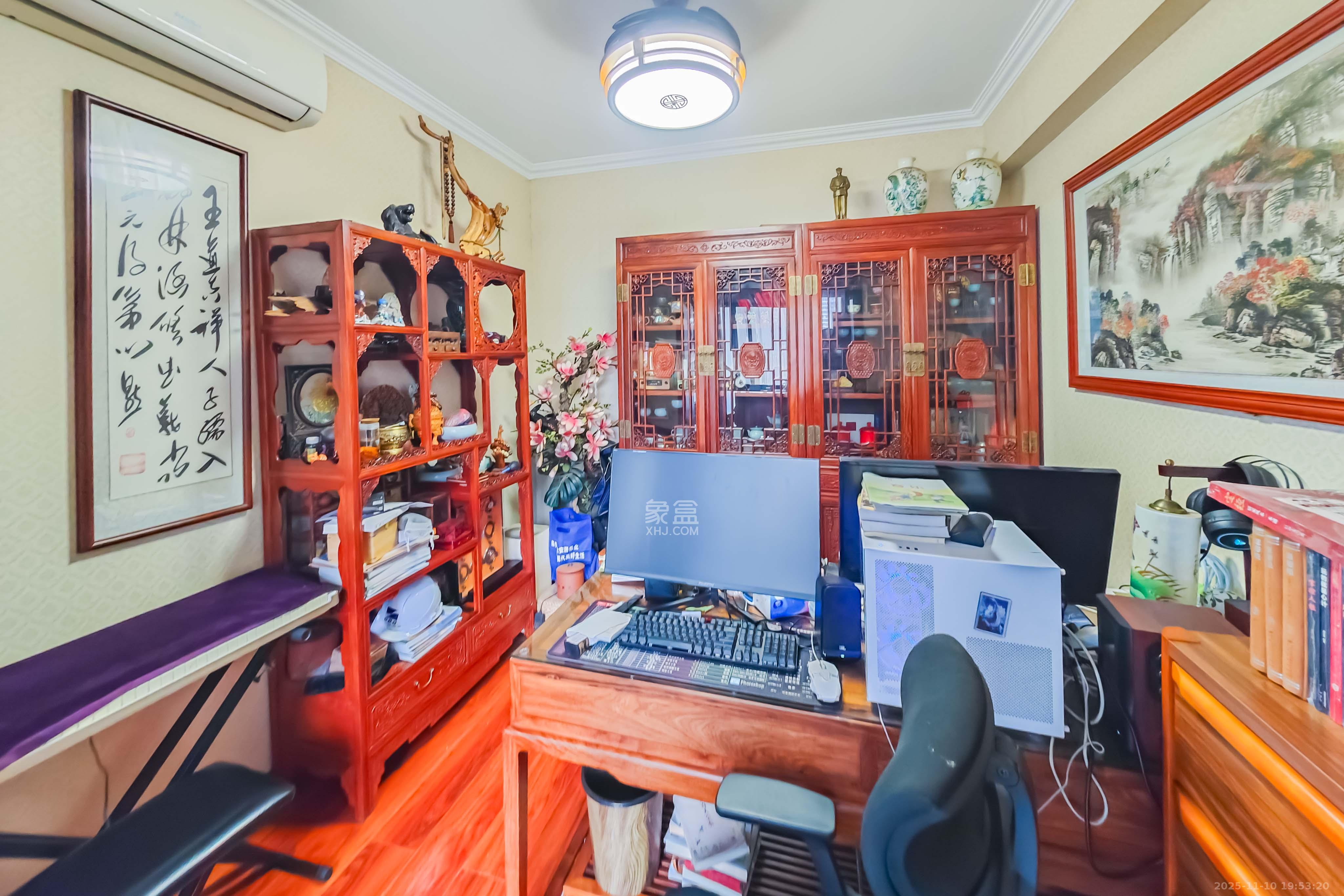 融科东南海  6室2厅2卫    288.0万卧室