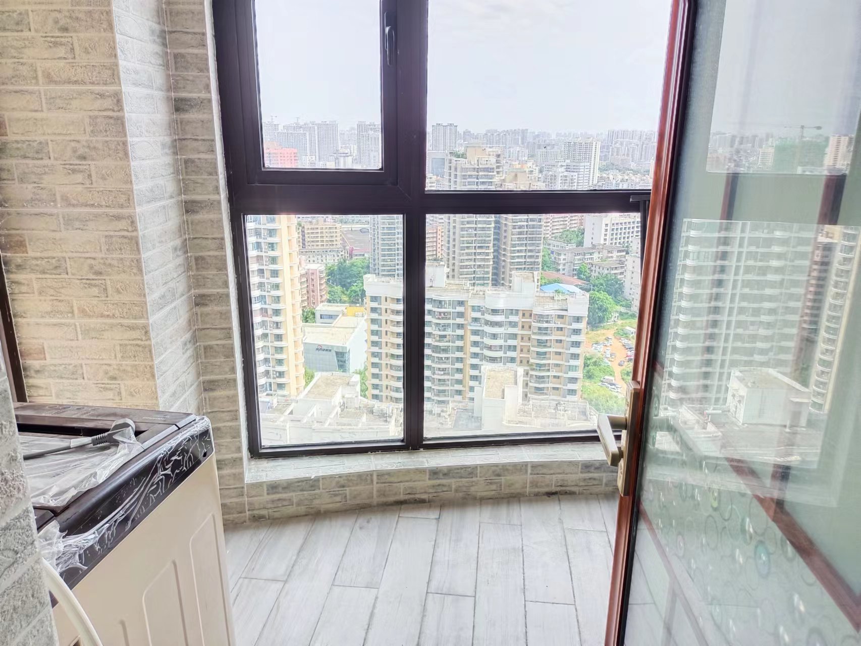 国兴城(B区) 3室2厅2卫 4300.0元/月 国兴城(B区) 3室2厅2卫 4300.0元/月室内图