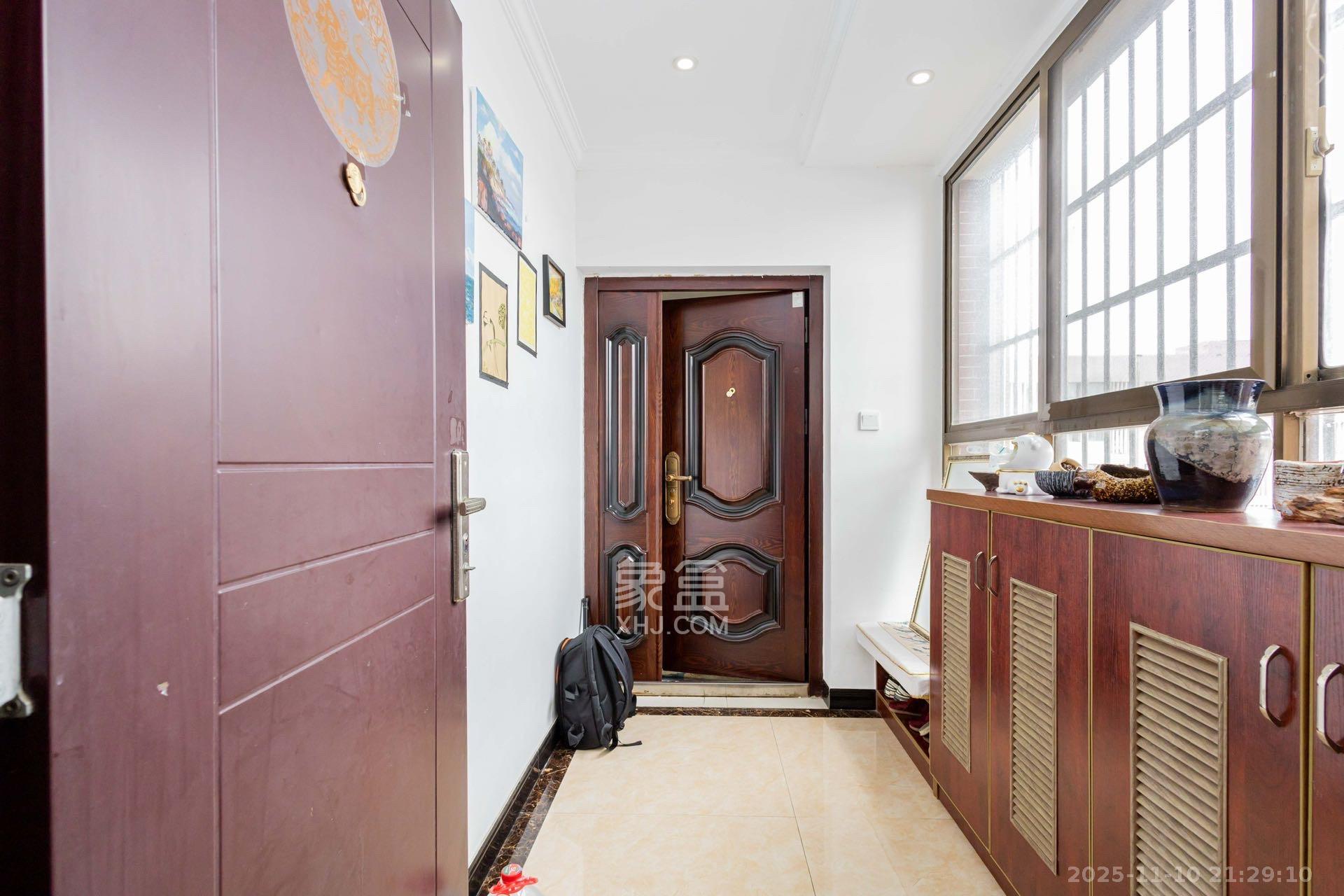 和泉嘉园 4室2厅2卫 2000.0元/月 和泉嘉园 4室2厅2卫 2000.0元/月室内图