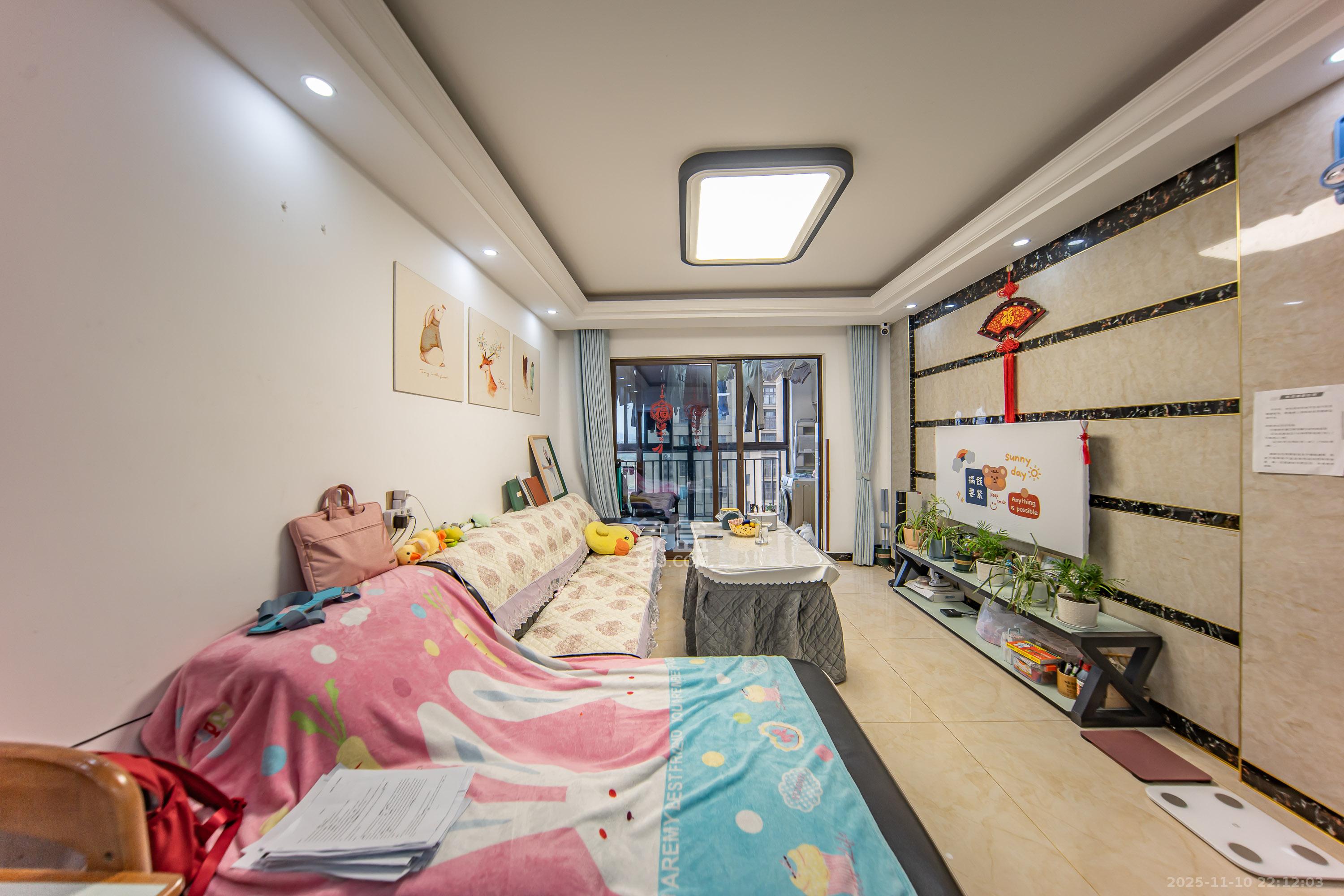 华润橡树湾 2室1厅1卫 59.8万 华润橡树湾 2室1厅1卫 59.8万客厅