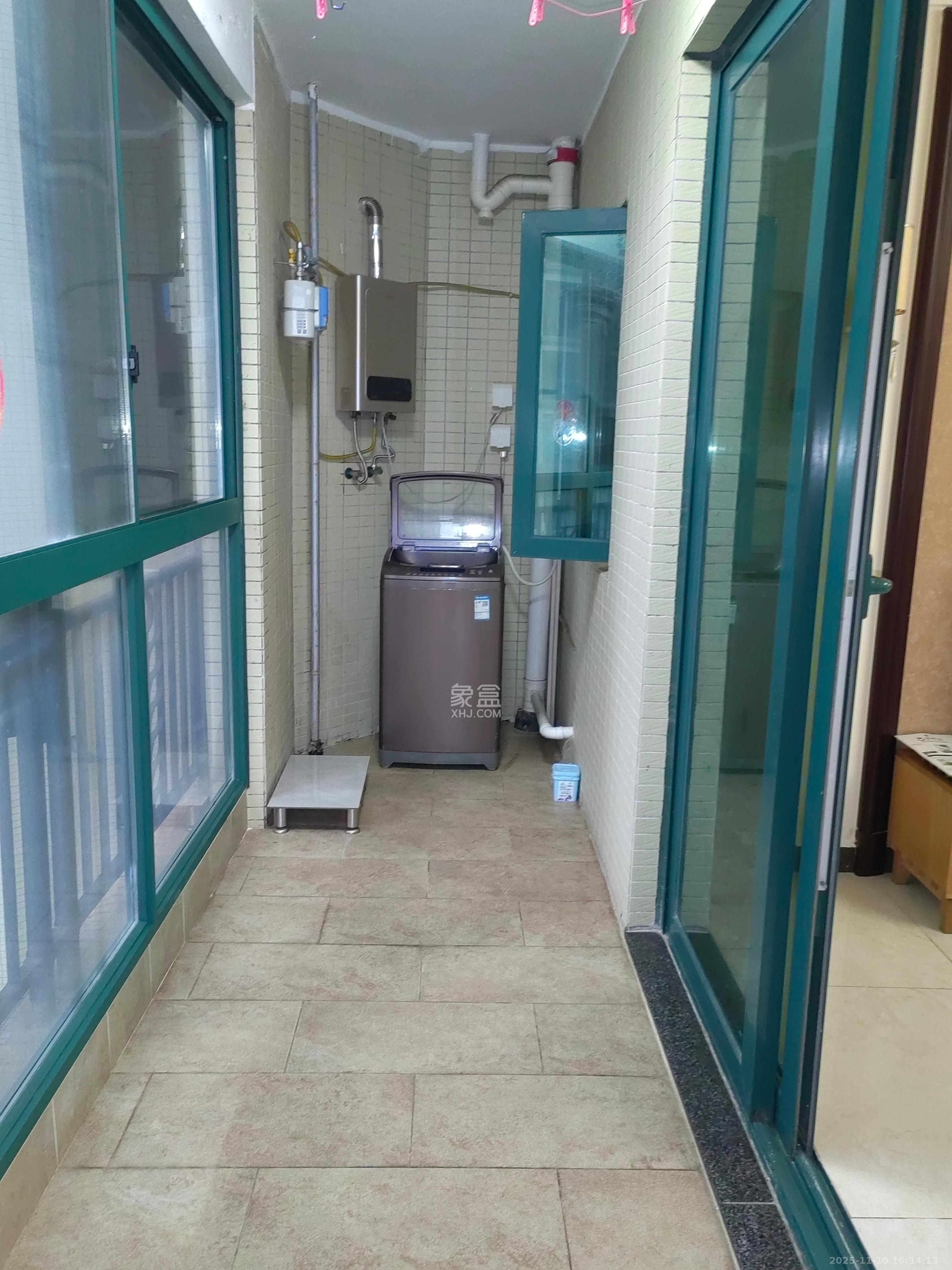 恒大翡翠华庭 3室2厅2卫 2600.0元/月 恒大翡翠华庭 3室2厅2卫 2600.0元/月室内图