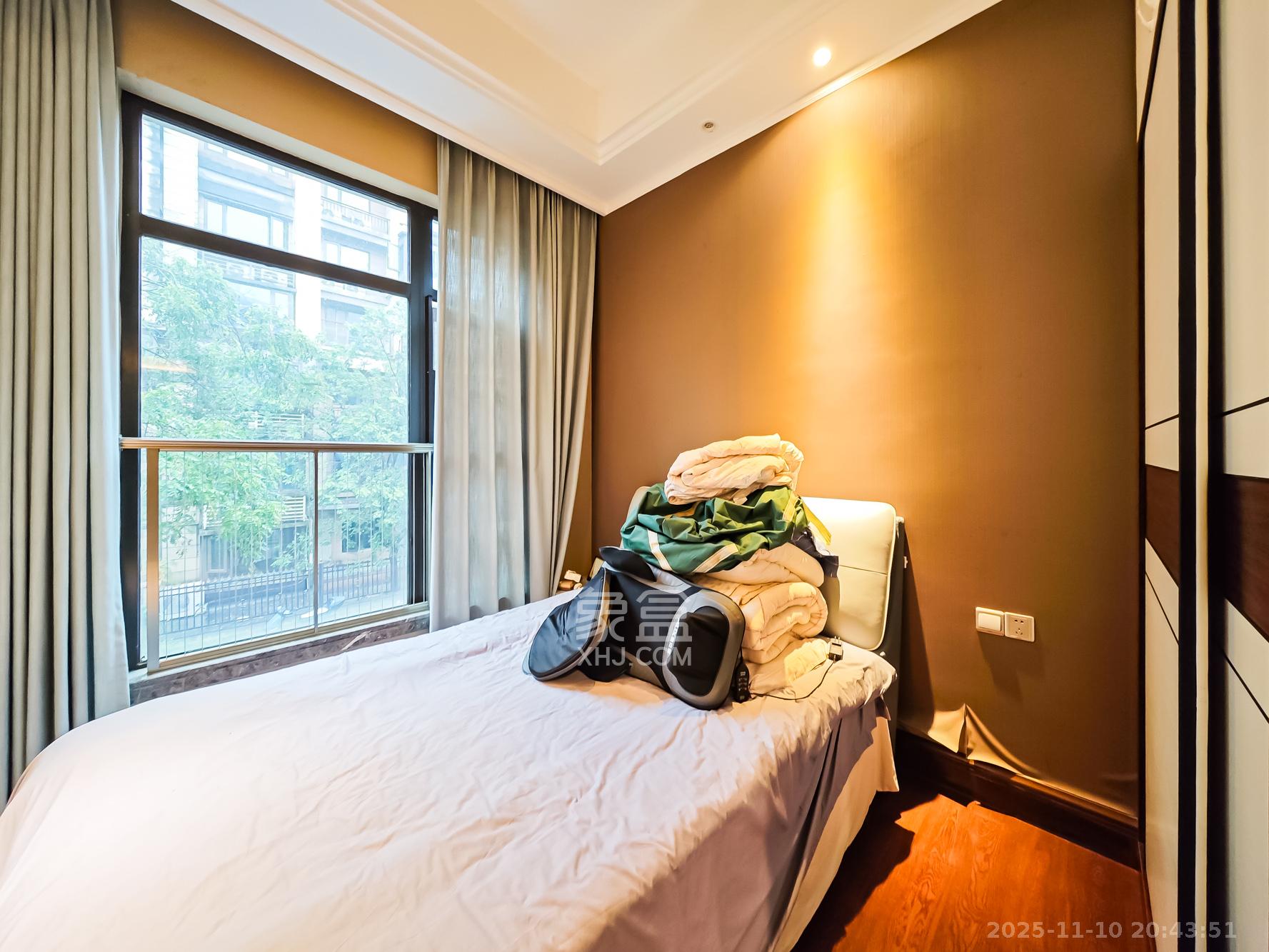 恒大御景天下城一期  3室2厅2卫    145.0万卧室