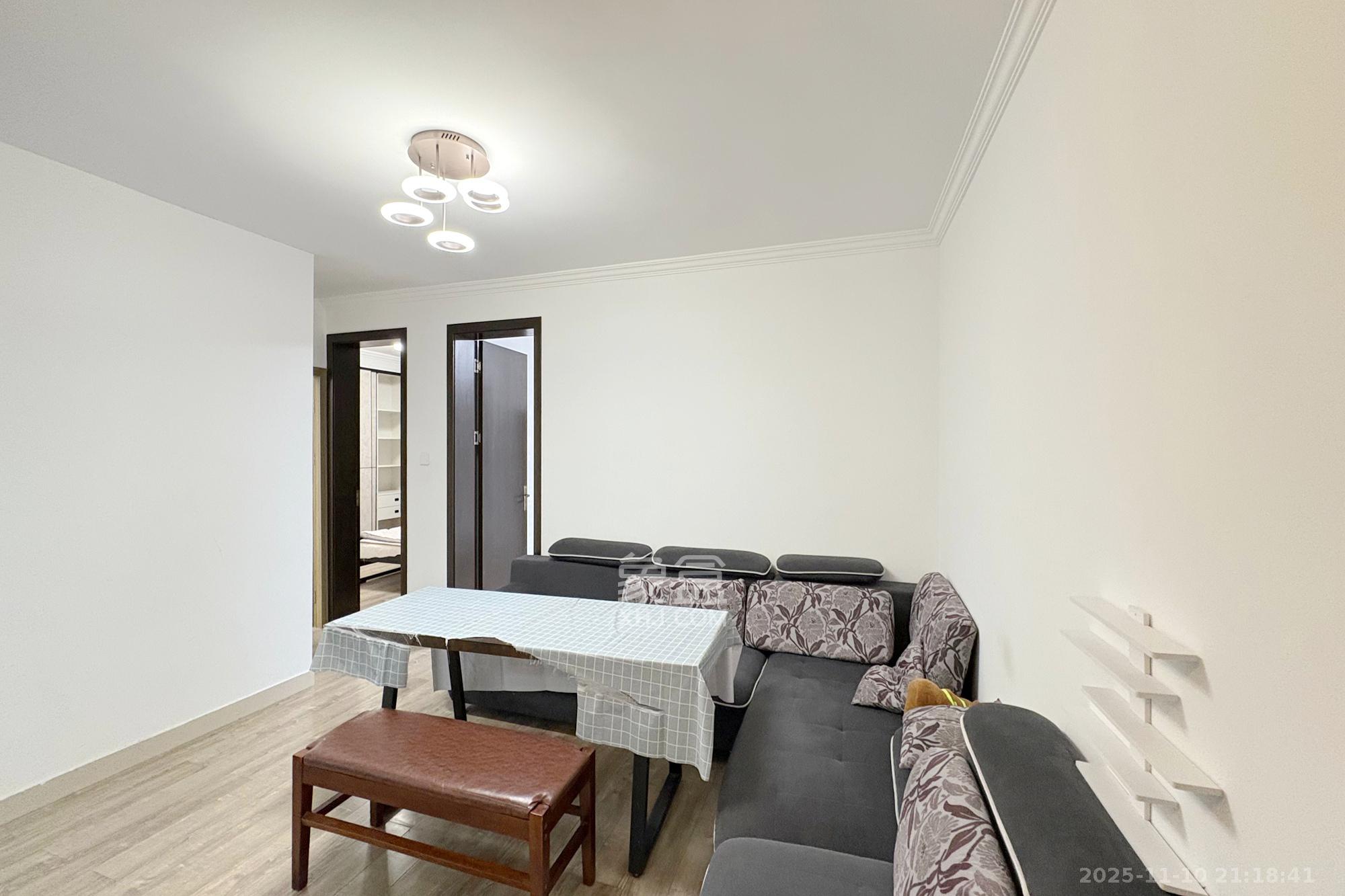 园中园 3室1厅1卫 100.0万 园中园 3室1厅1卫 100.0万客厅