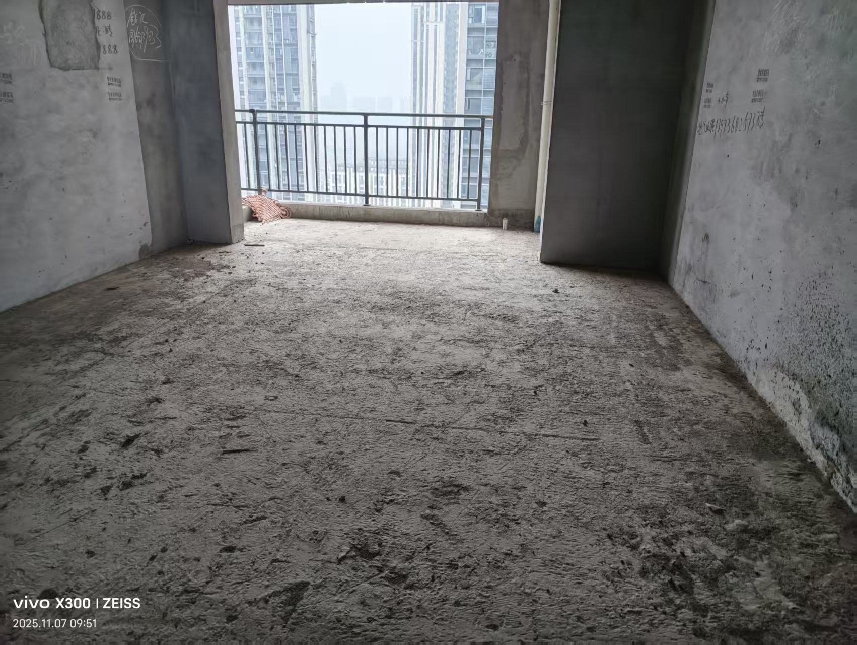 太一格  4室2厅2卫    82.8万