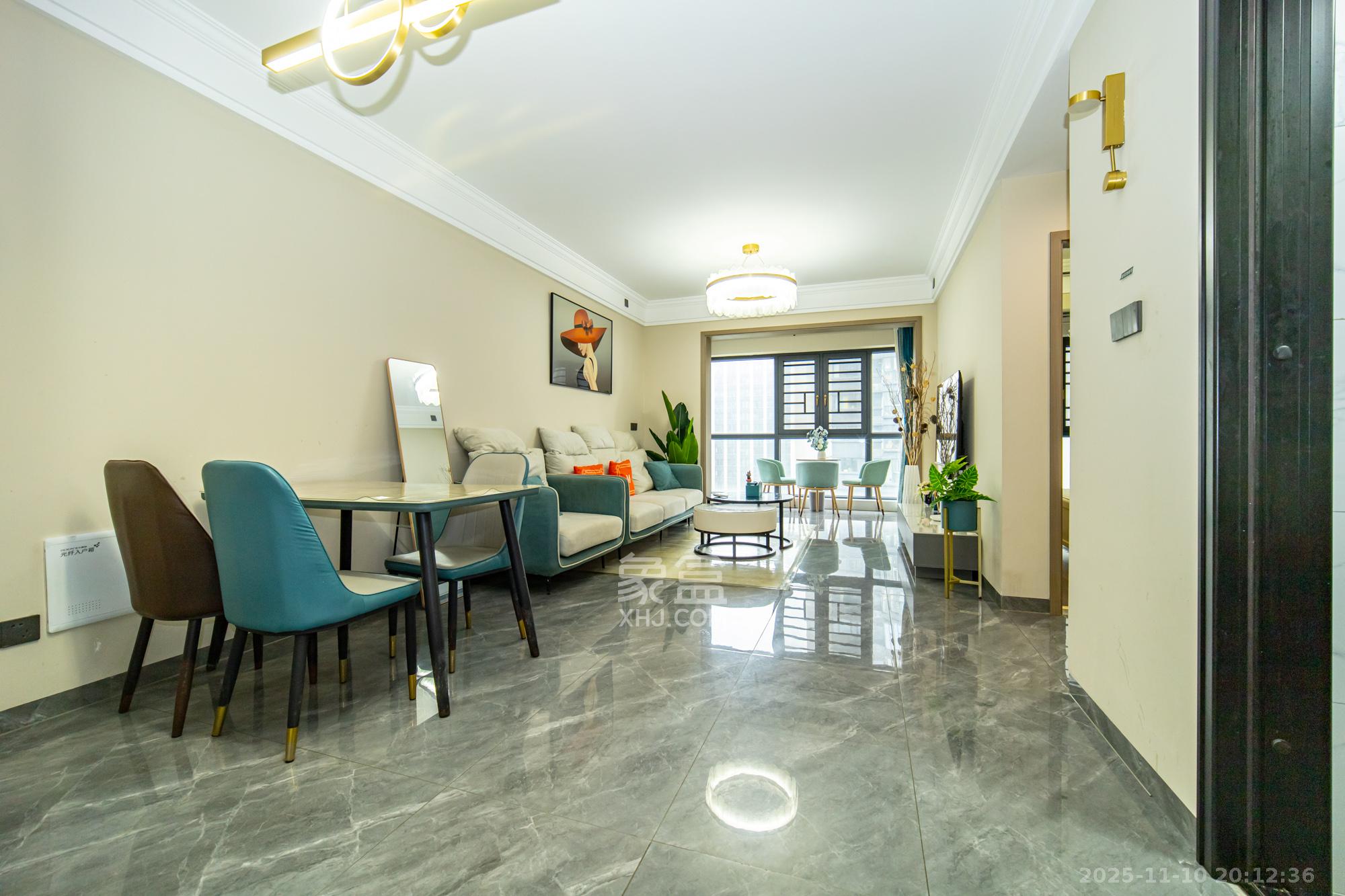 中建悦和城 3室2厅1卫 98.0万 中建悦和城 3室2厅1卫 98.0万客厅