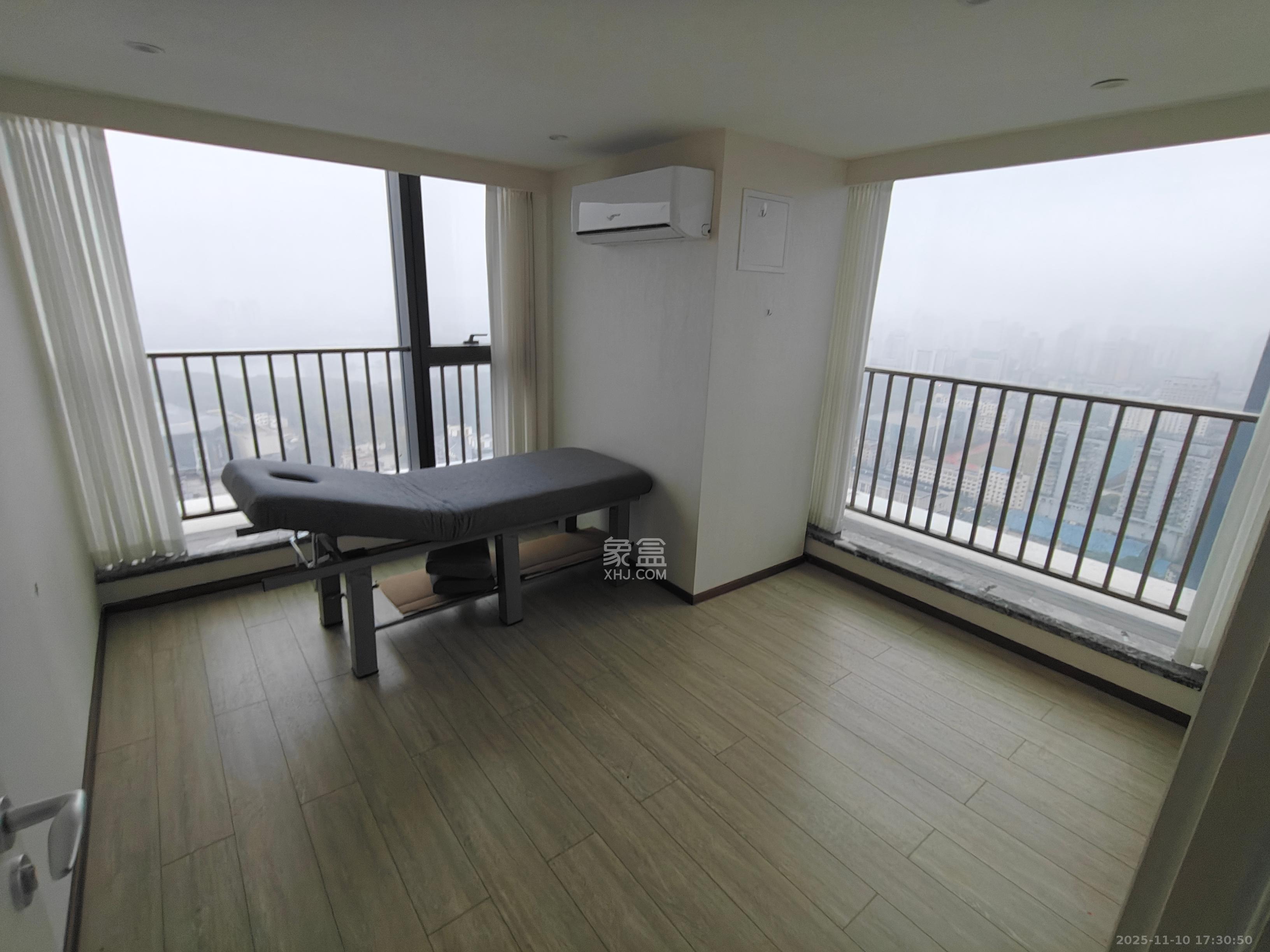 华远华时代  4室1厅2卫    4200.0元/月室内图