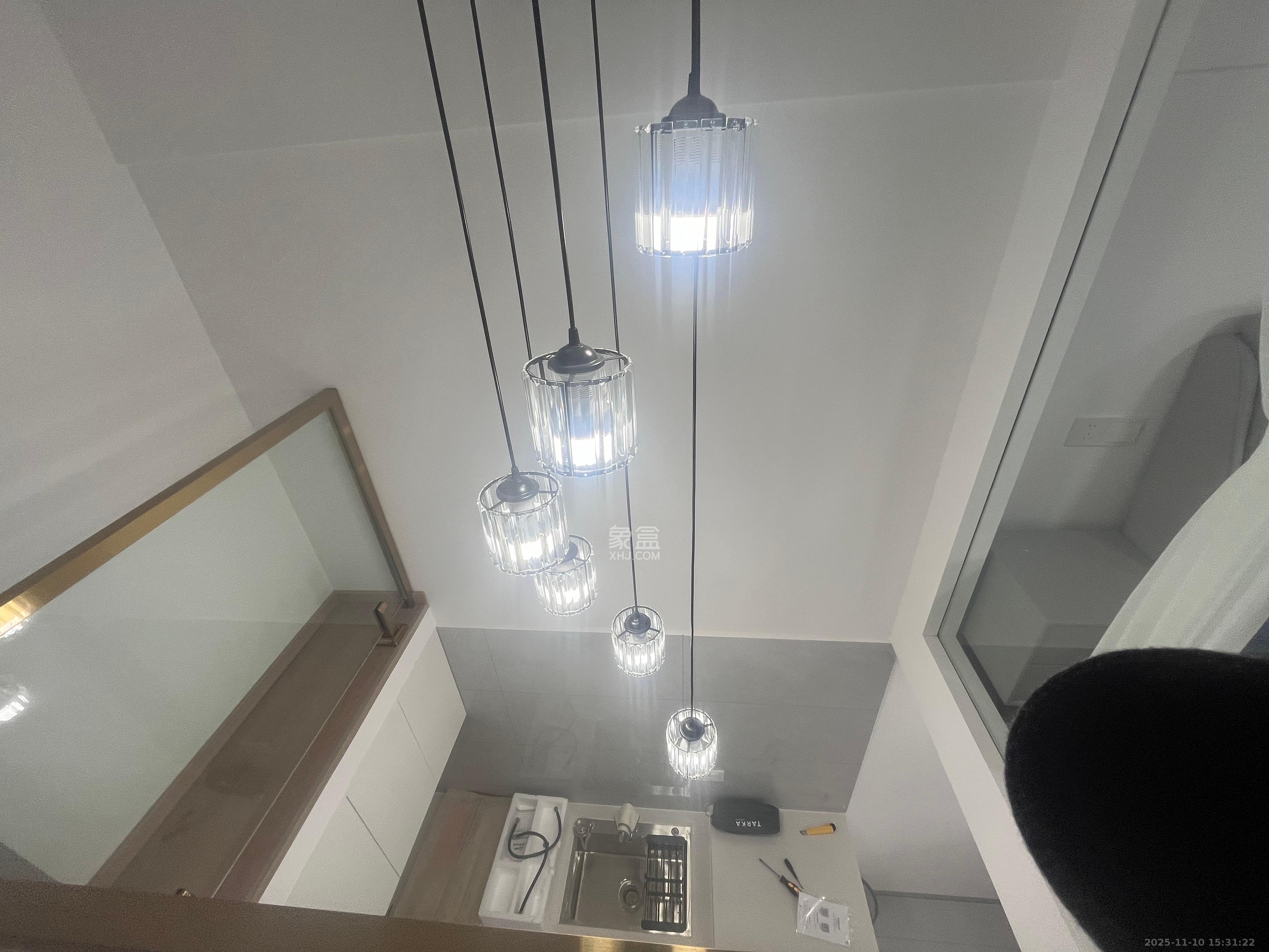 卓越江岸  2室1厅1卫    2500.0元/月室内图