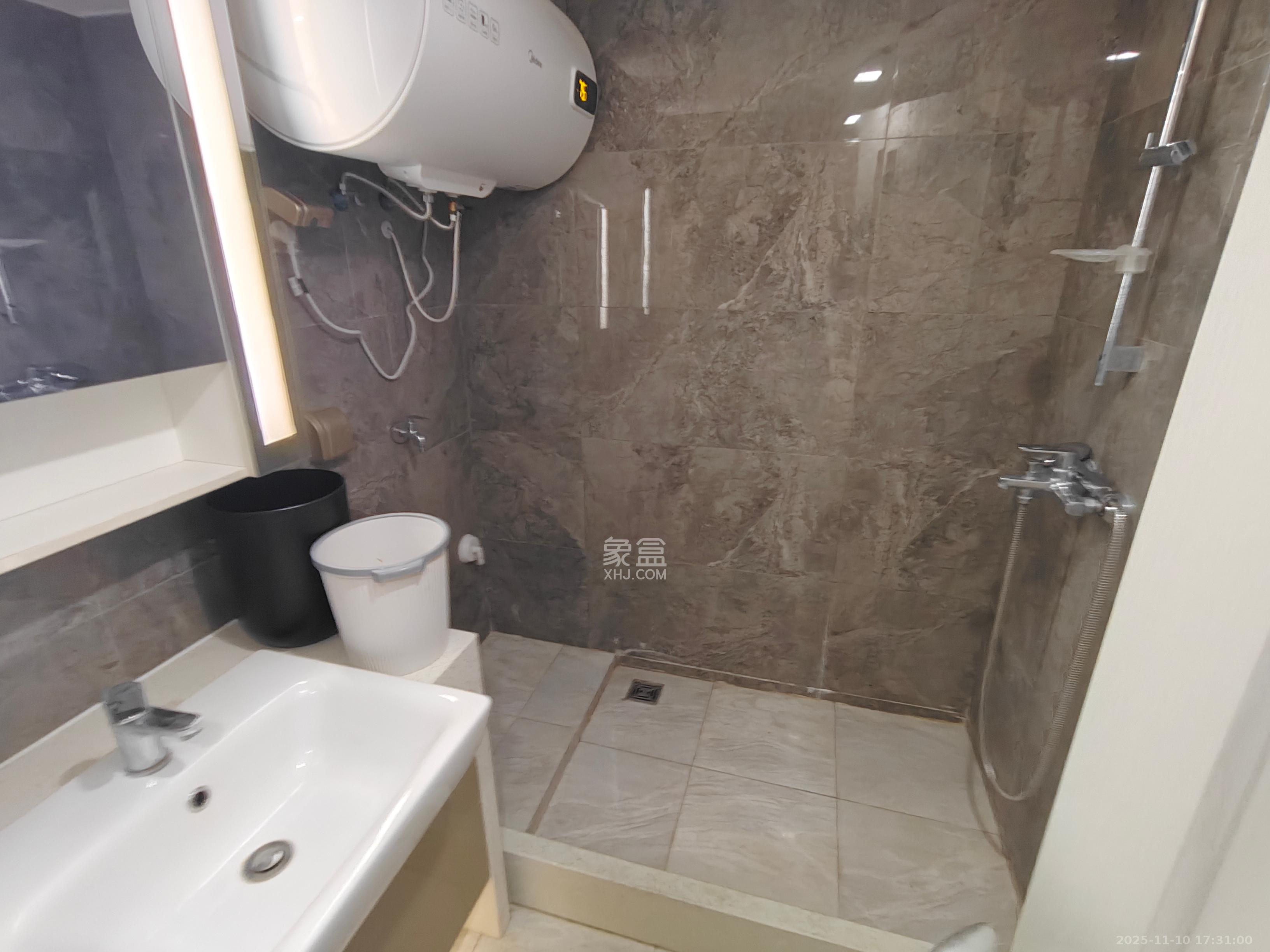 华远华时代  4室1厅2卫    4200.0元/月室内图