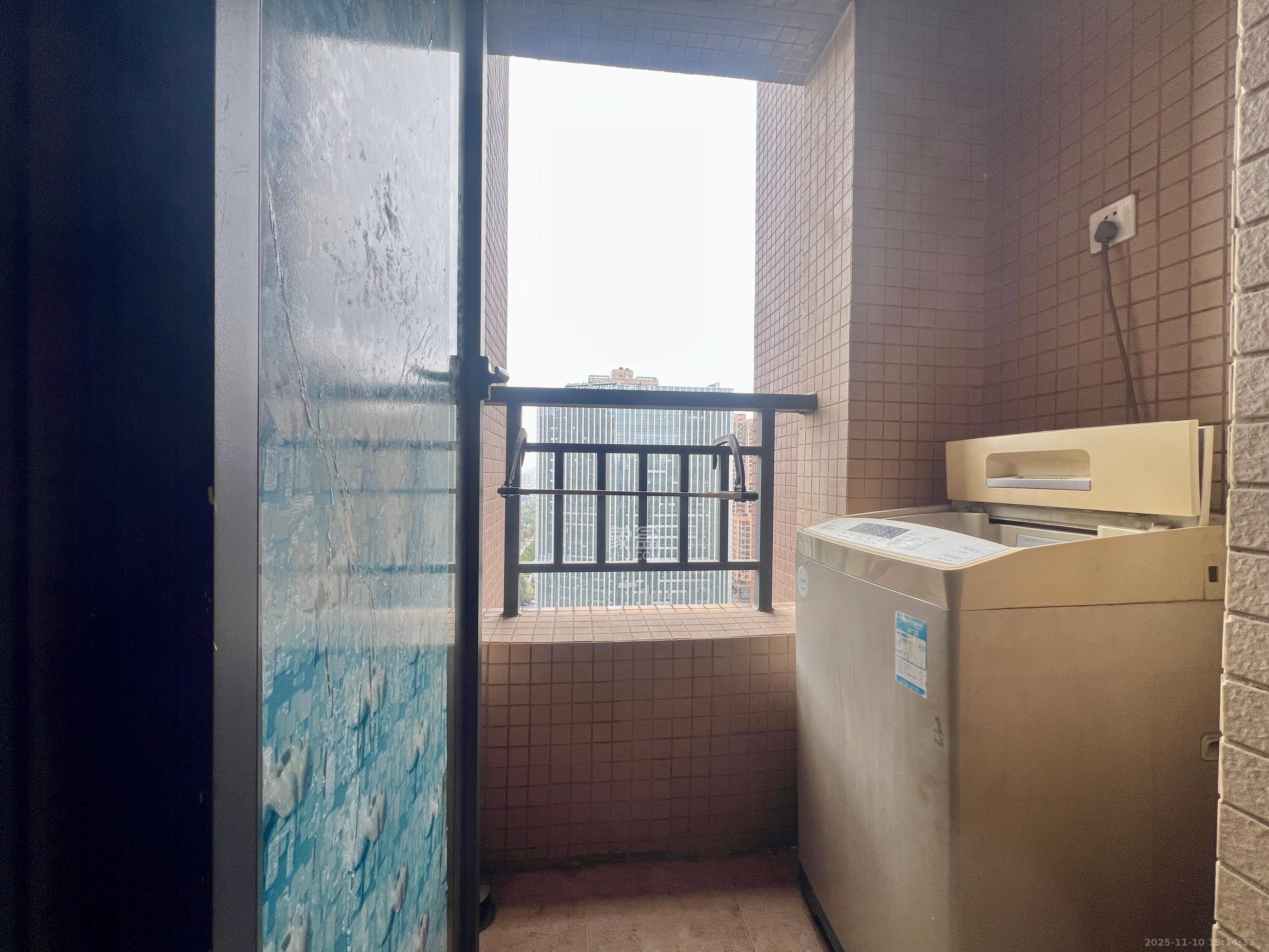 香樟兰亭（朗峰苑）  1室1厅1卫    1300.0元/月室内图