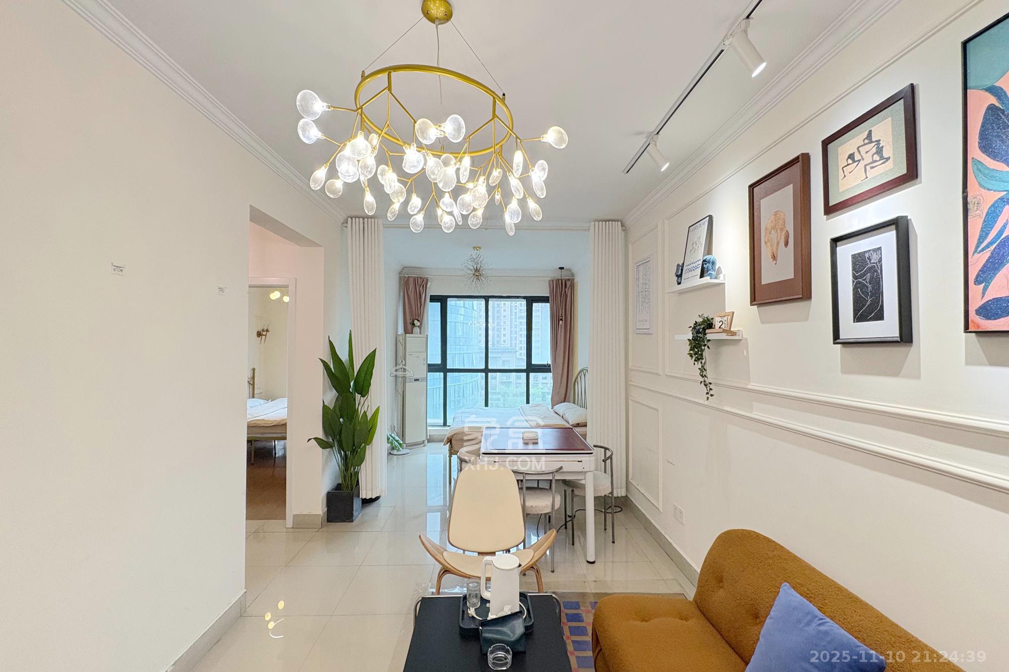 中天广场 2室2厅1卫 82.0万 中天广场 2室2厅1卫 82.0万客厅