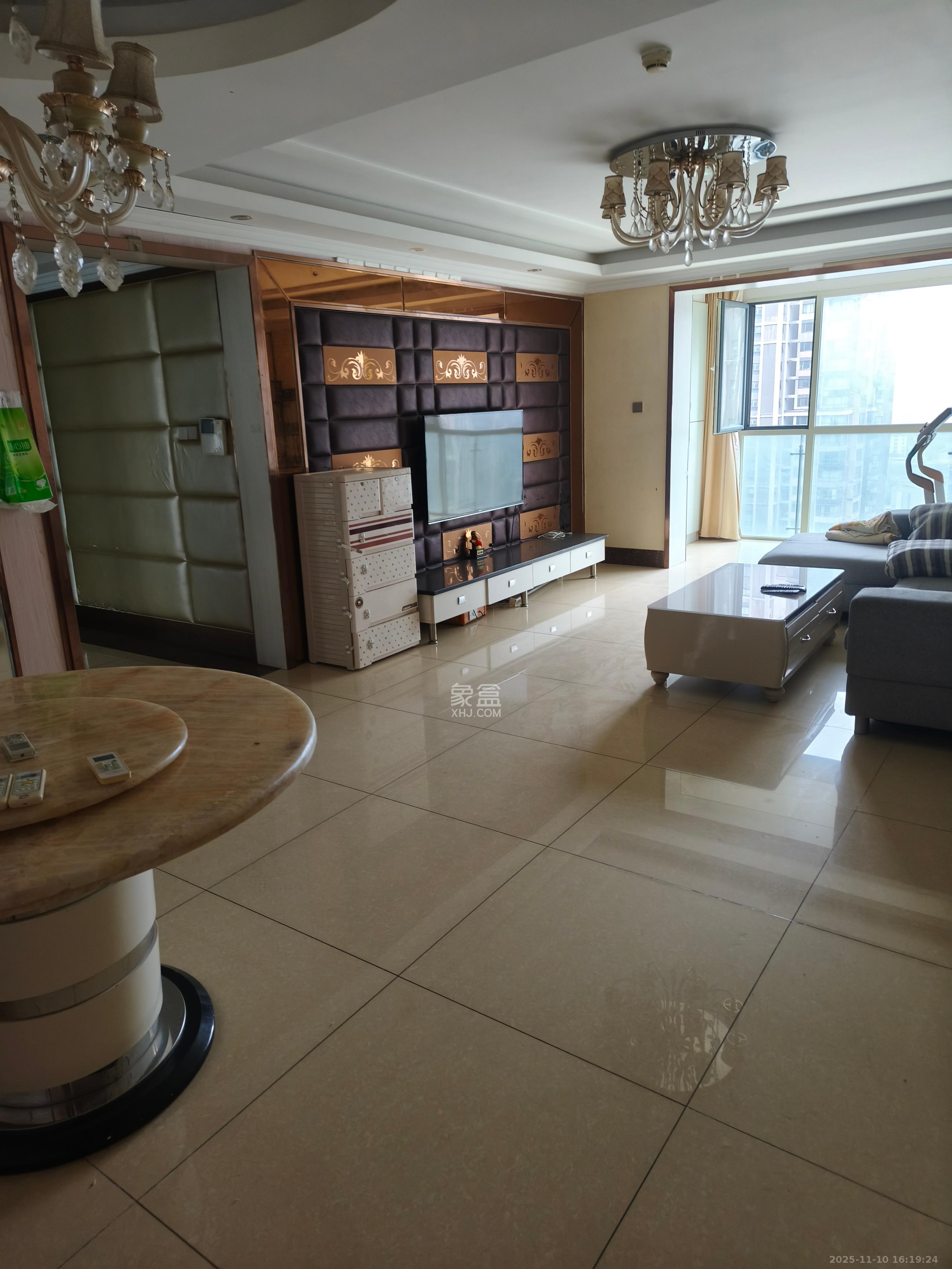 北辰三角洲E5区  1室2厅1卫    3500.0元/月