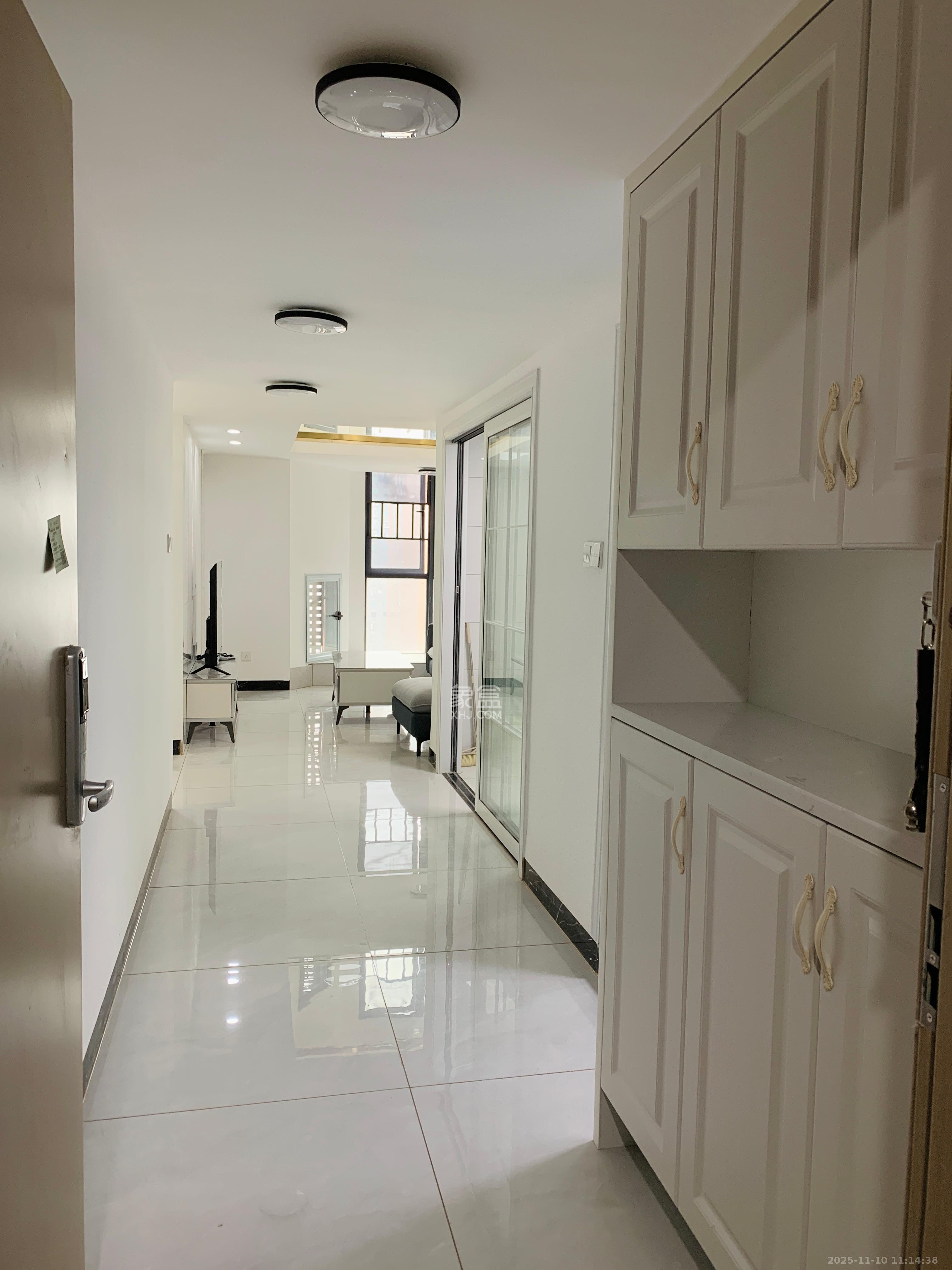 海伦春天  3室2厅2卫    2100.0元/月室内图