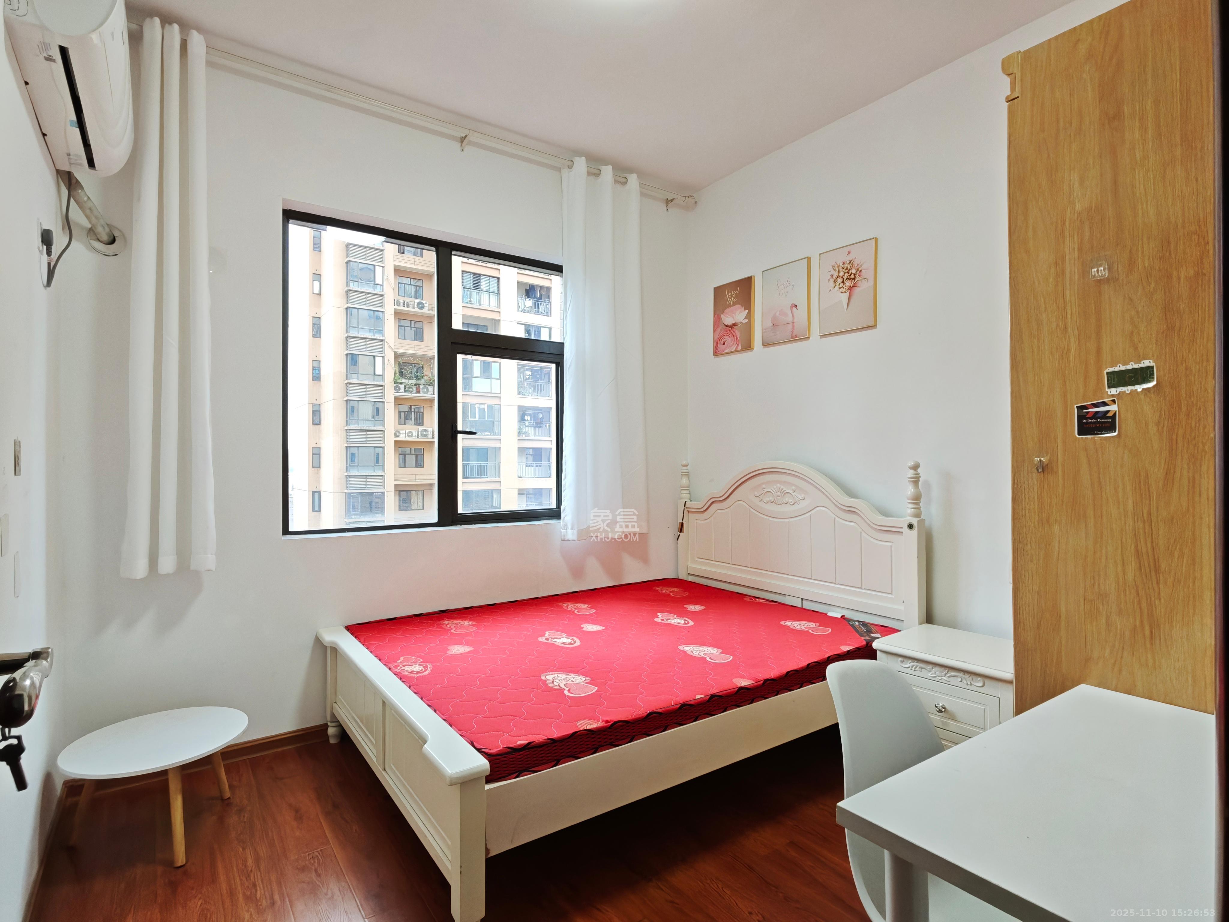 德润小区（丰升德润小区）  4室2厅2卫    3000.0元/月室内图