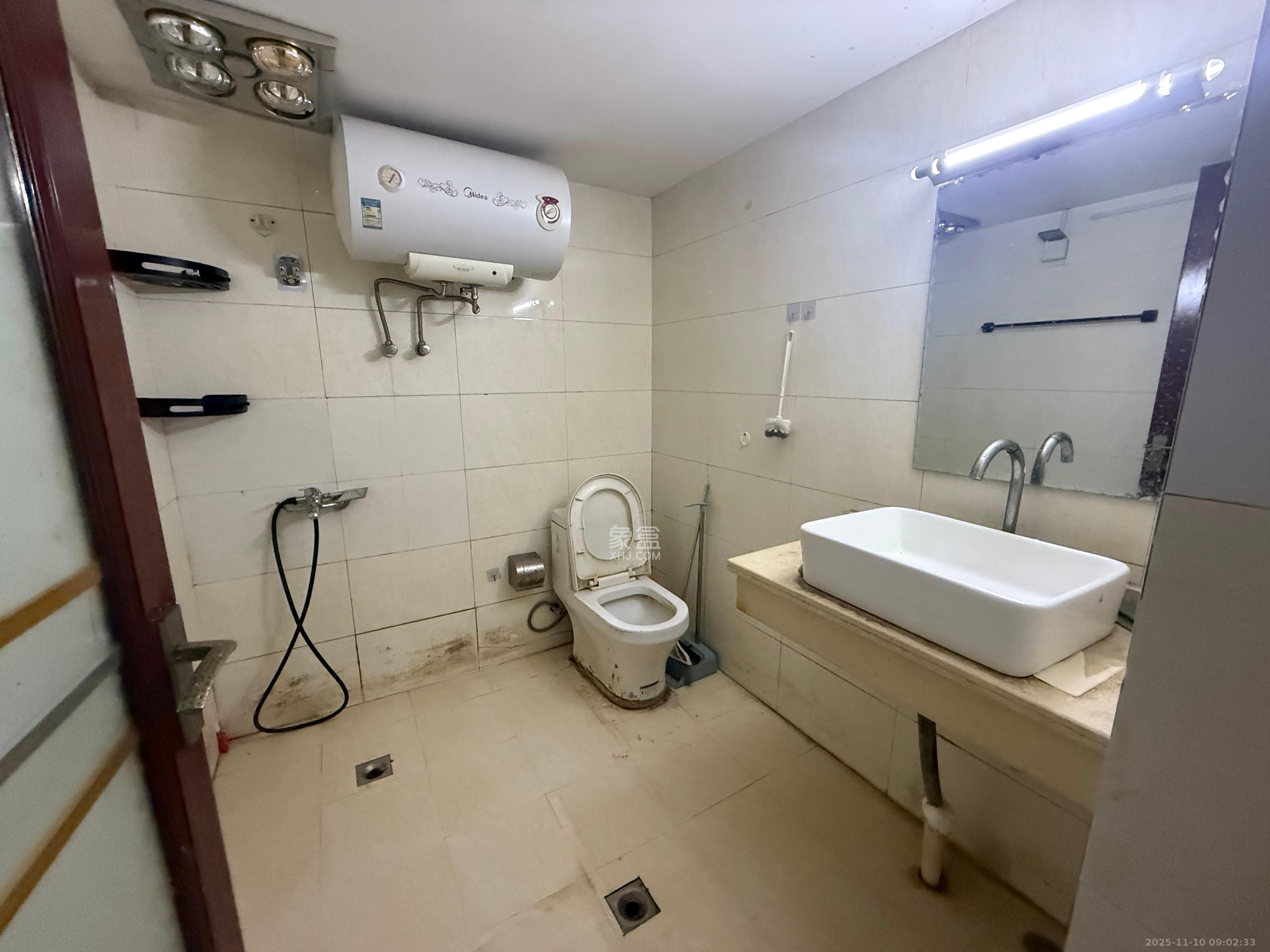 时代星城  1室1厅1卫    850.0元/月室内图