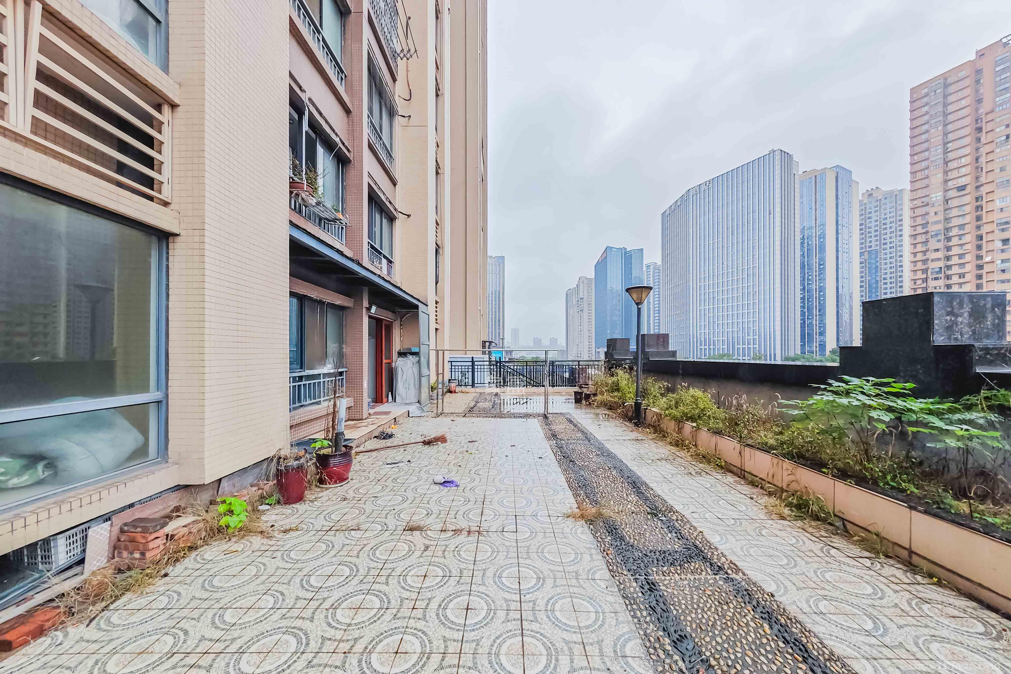 香樟兰亭（朗峰苑）  3室2厅1卫    118.0万其他