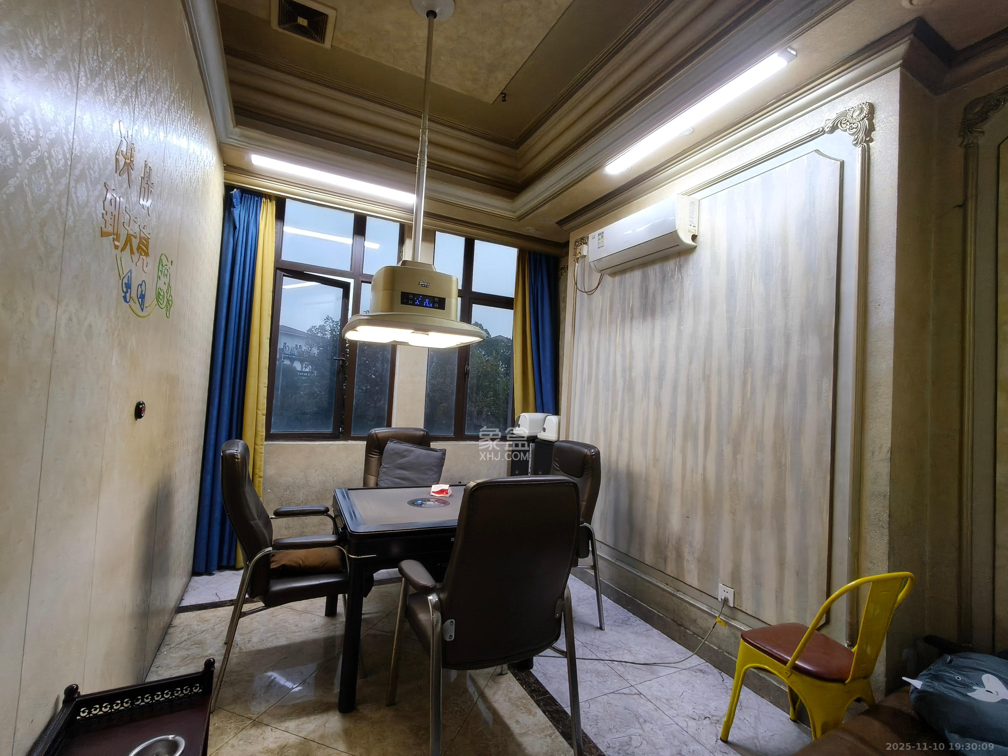 华润置地广场二期   240.0㎡      8500.0元/月室内图