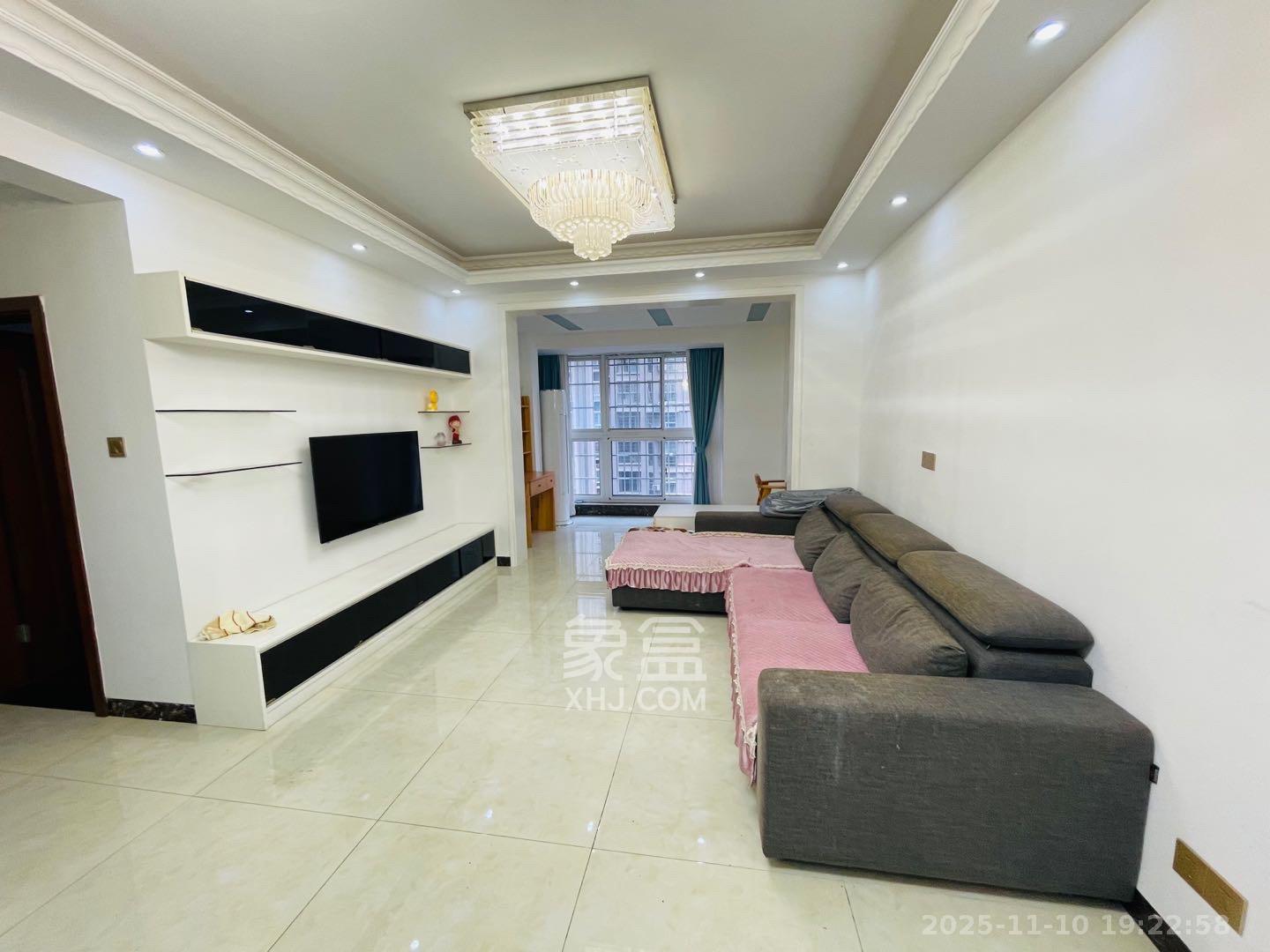 上河国际C区  2室2厅1卫    2500.0元/月室内图1